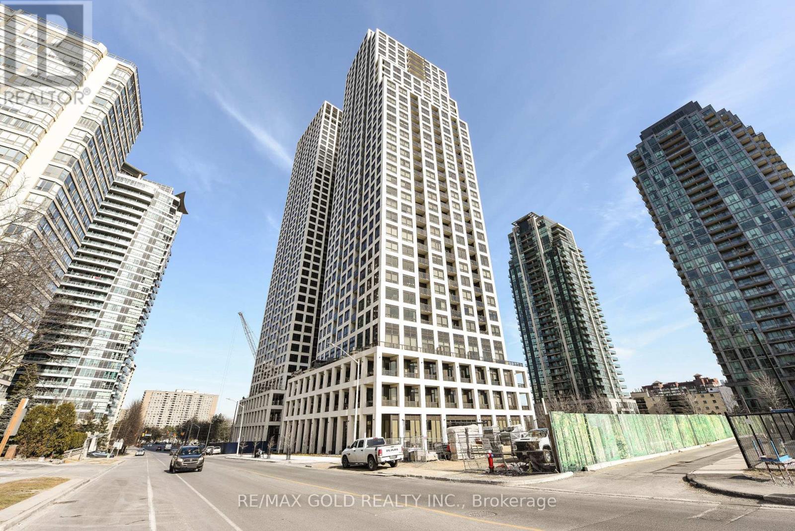 36 Elm Unit 3209