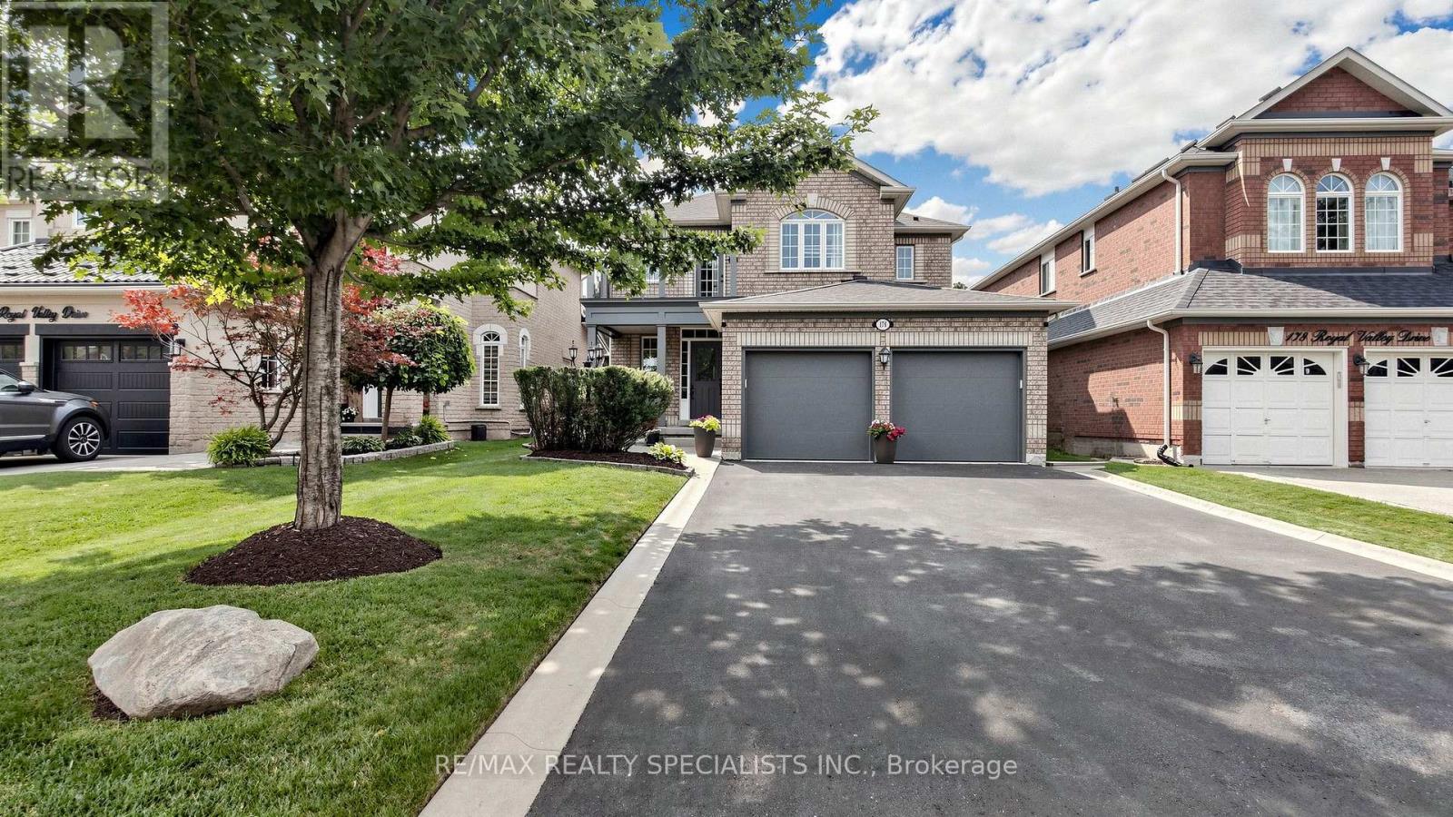 176 Royal Valley