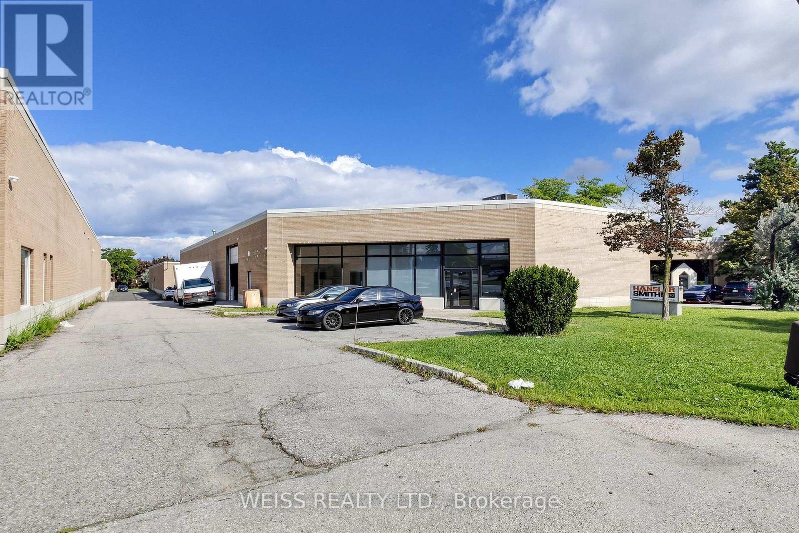 1581 Courtneypark