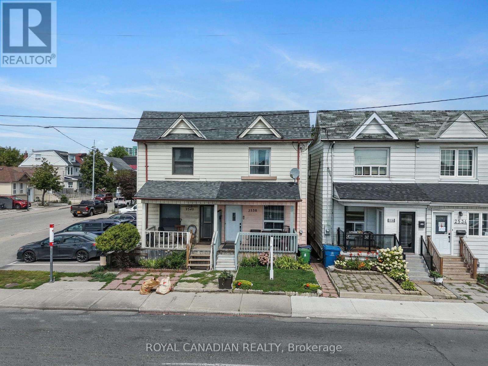 2538 St Clair