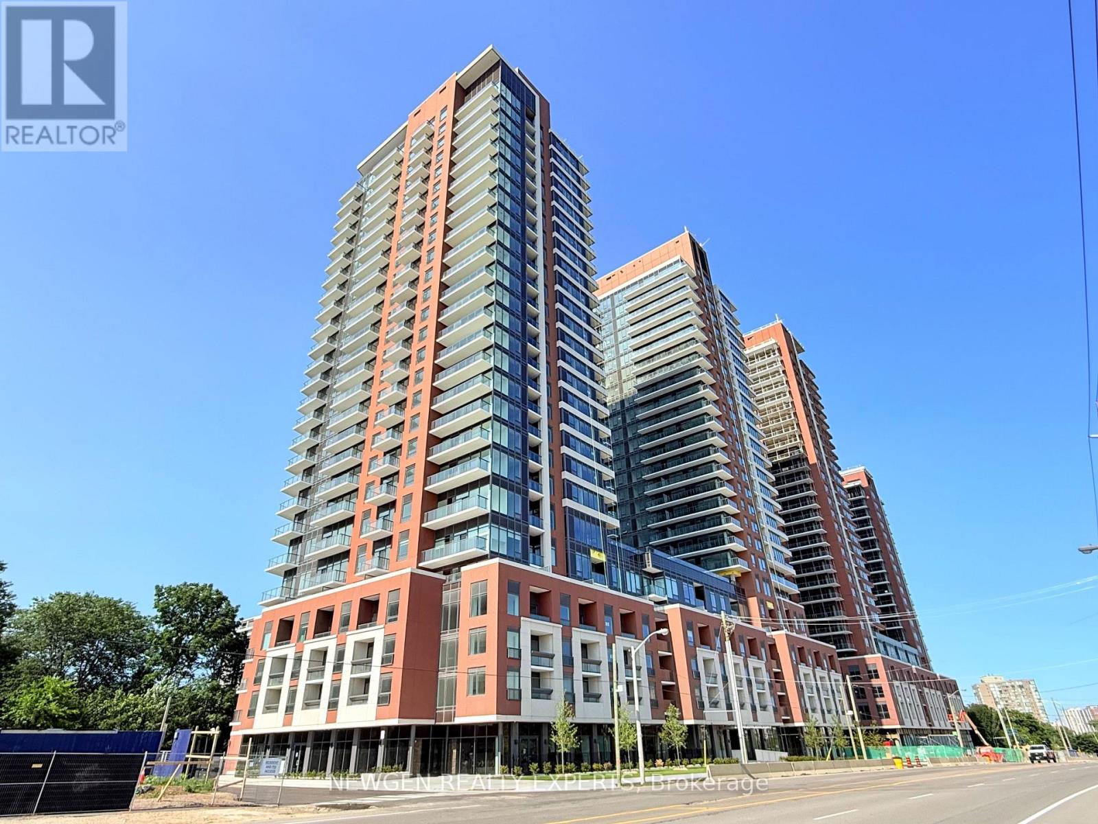 4010 Eglinton Unit 1516