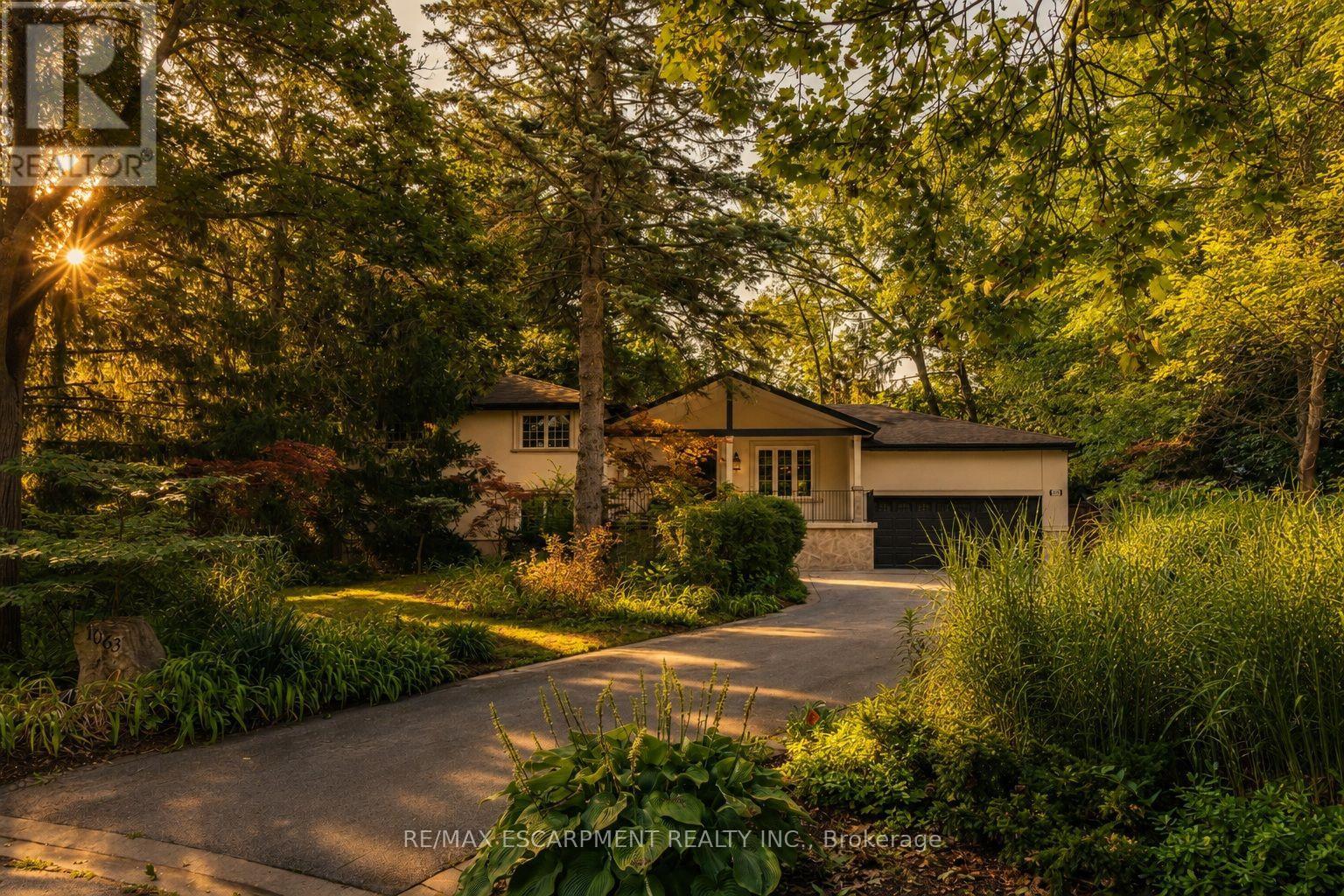 1063 Greenoaks