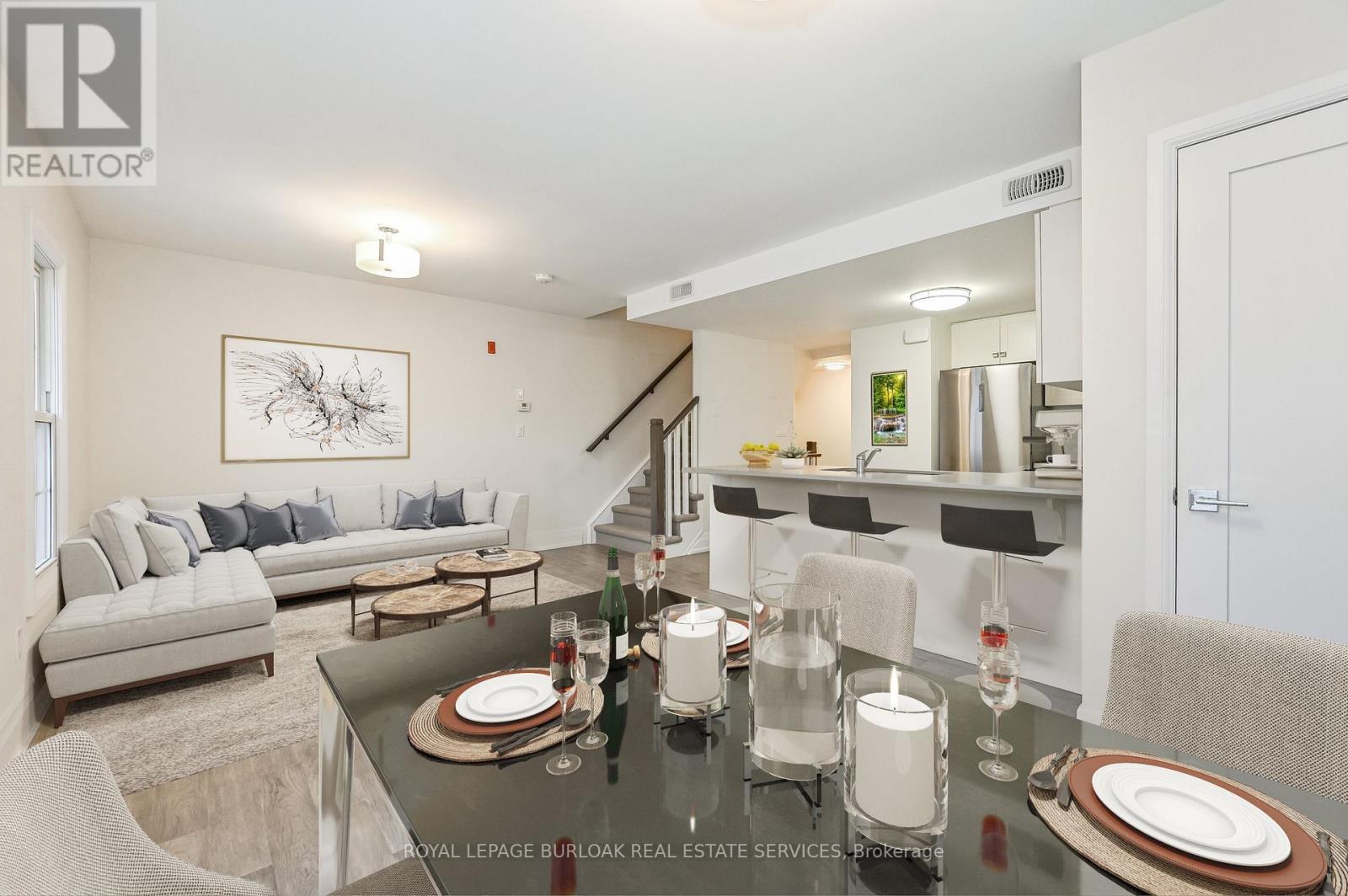 760 Lakeshore Unit 207