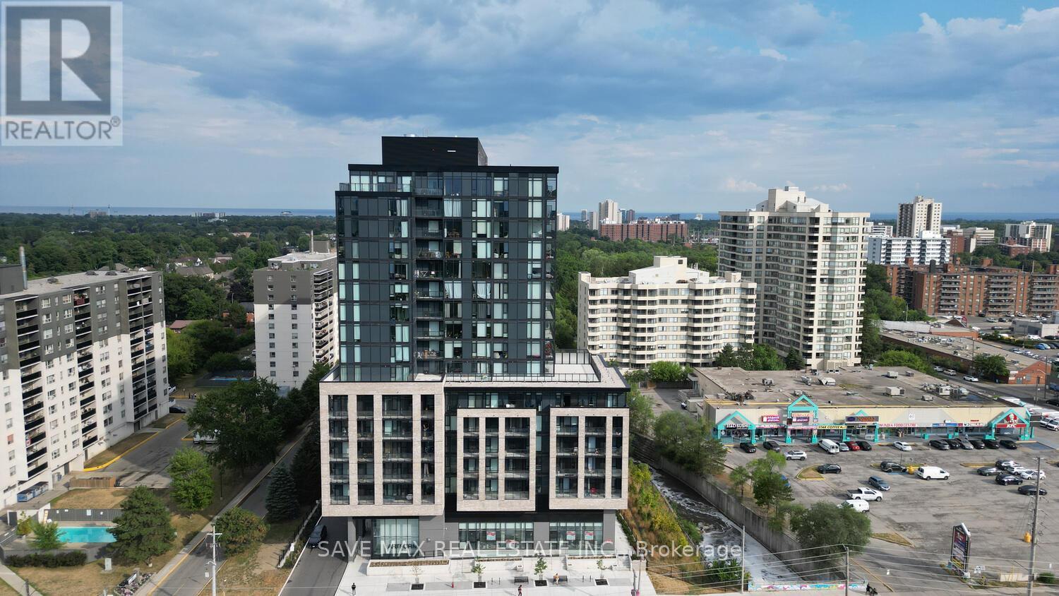 86 Dundas Unit 916