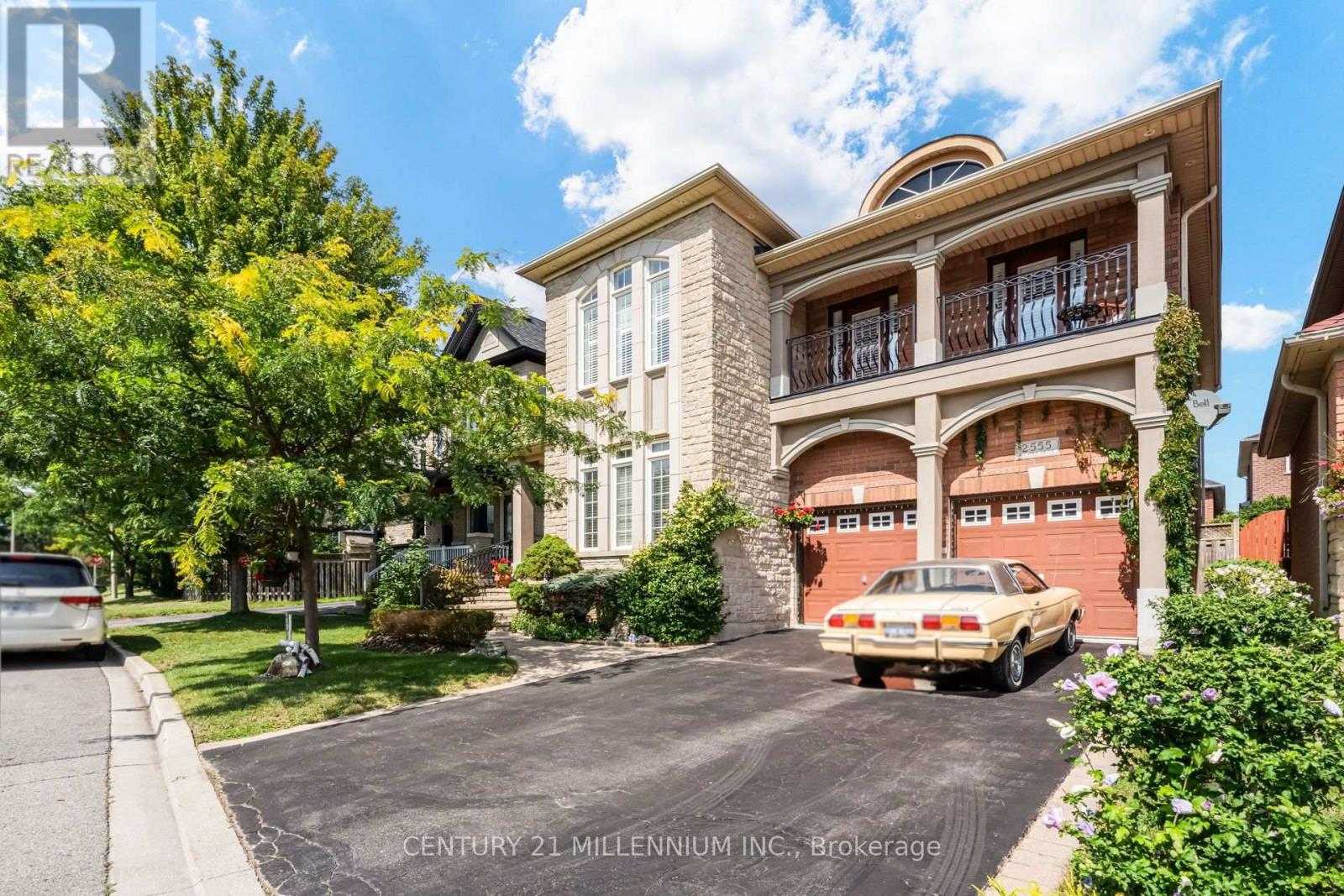 2555 Nichols