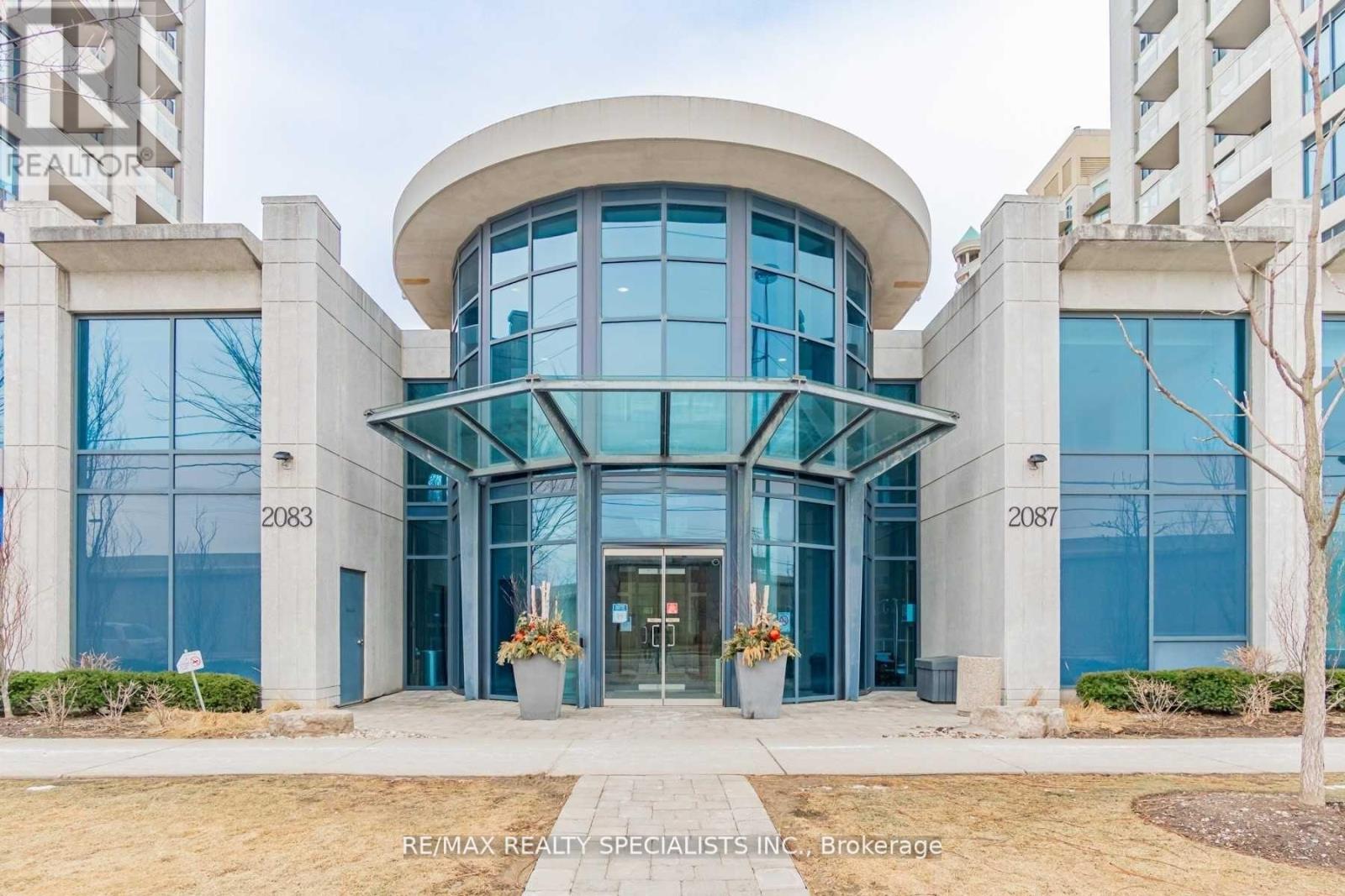 2083 Lake Shore Unit 1114
