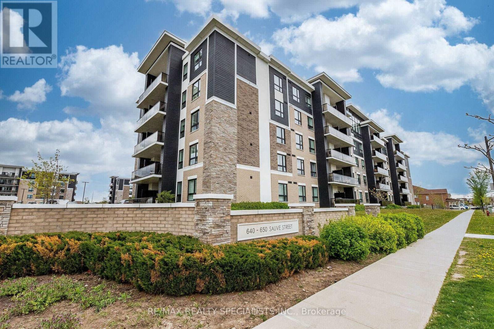 640 Sauve Unit 221