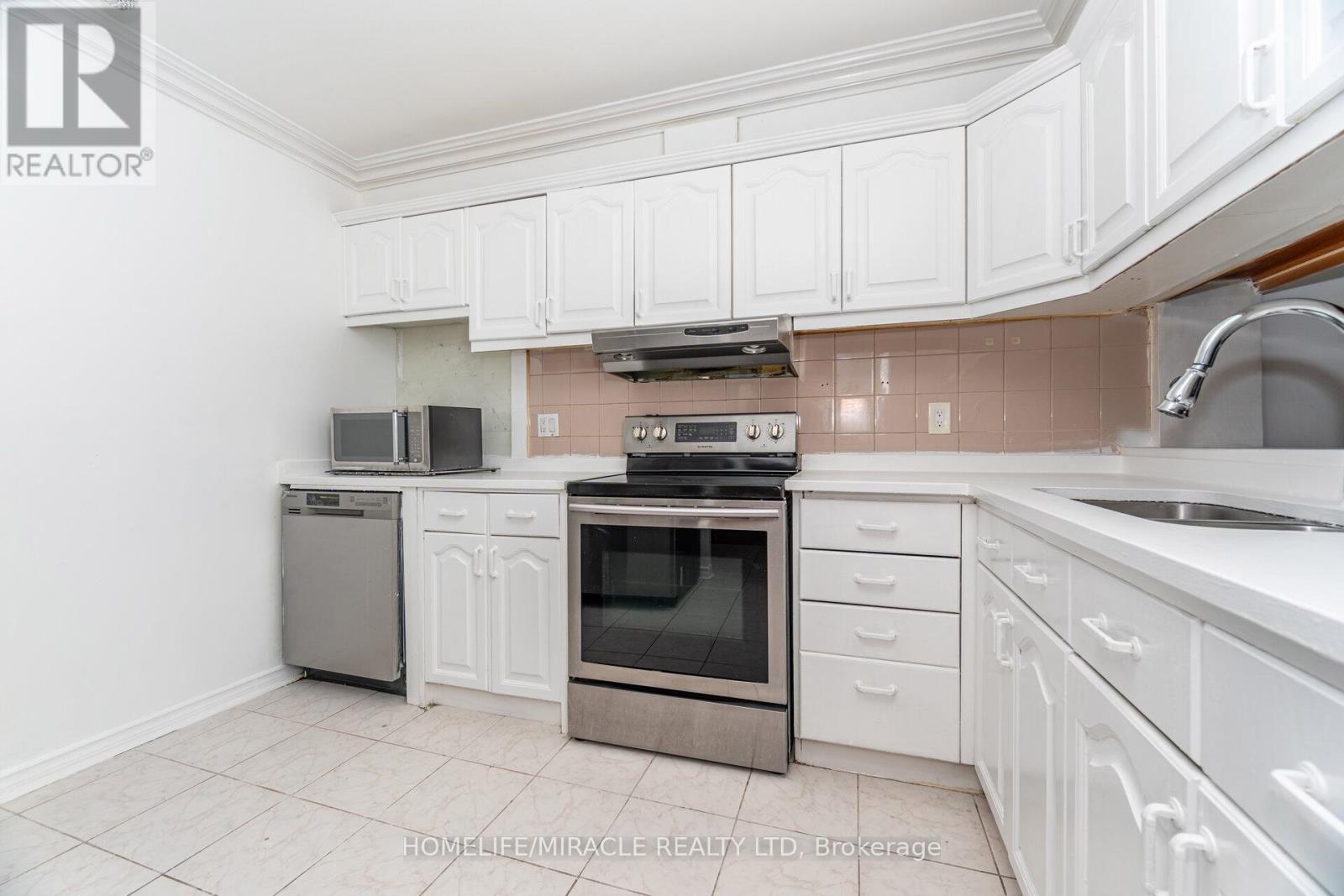 236 Albion Unit 208
