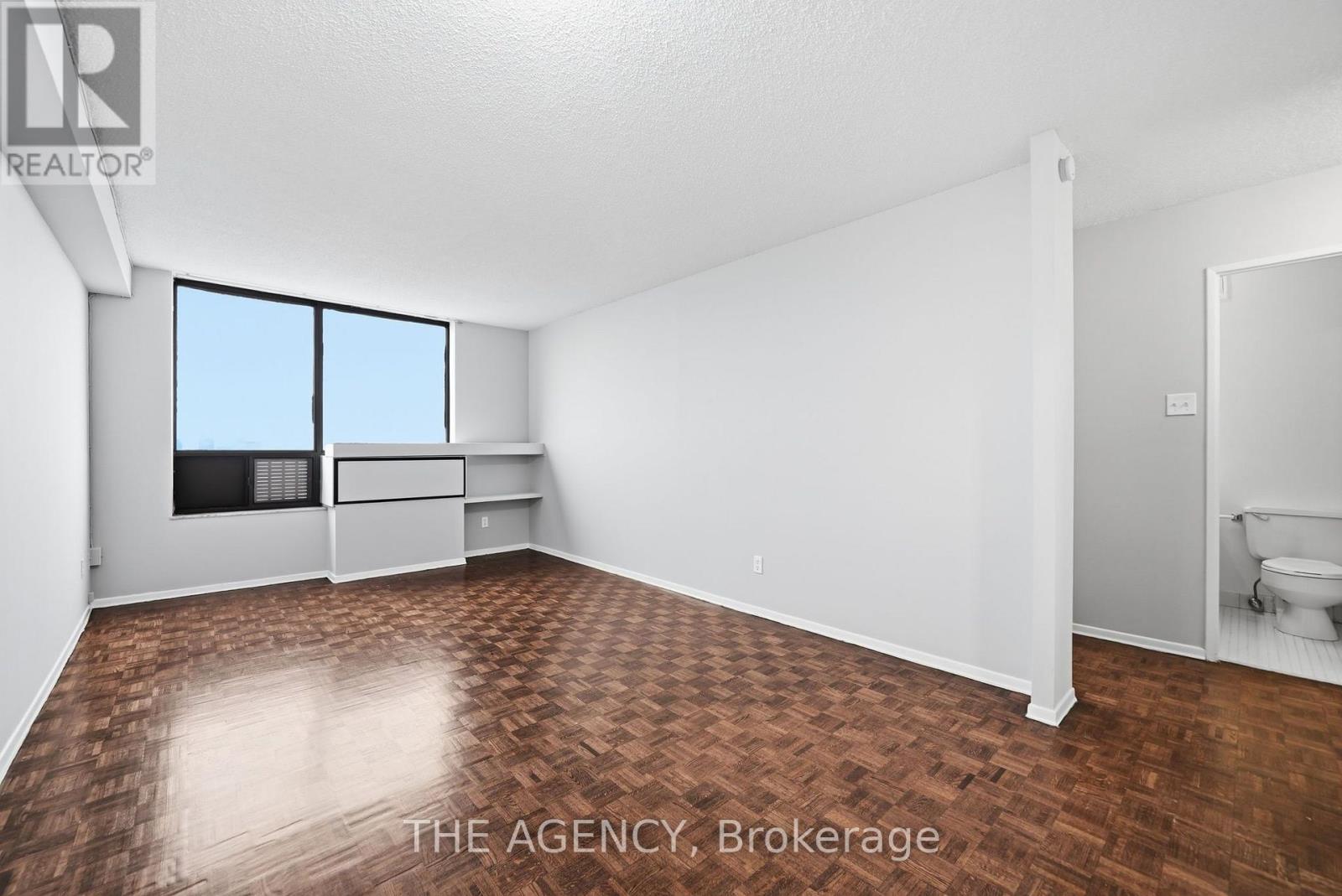 2350 Dundas Unit 1910A