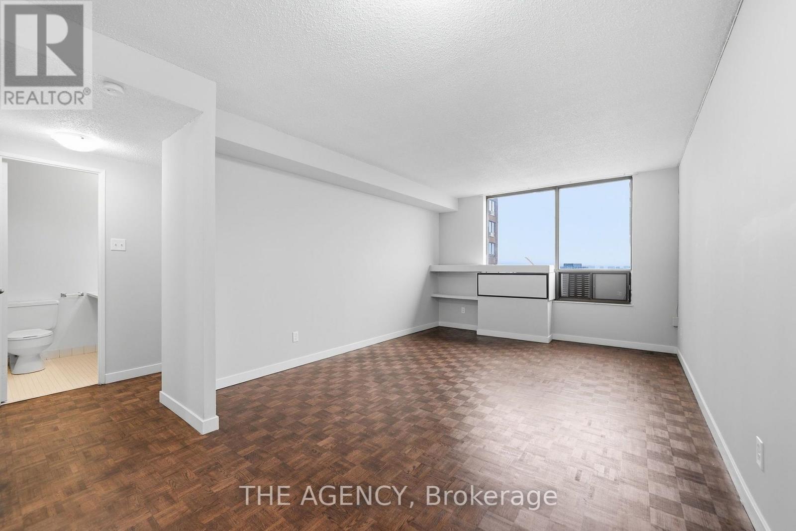 2350 Dundas Unit 2004A