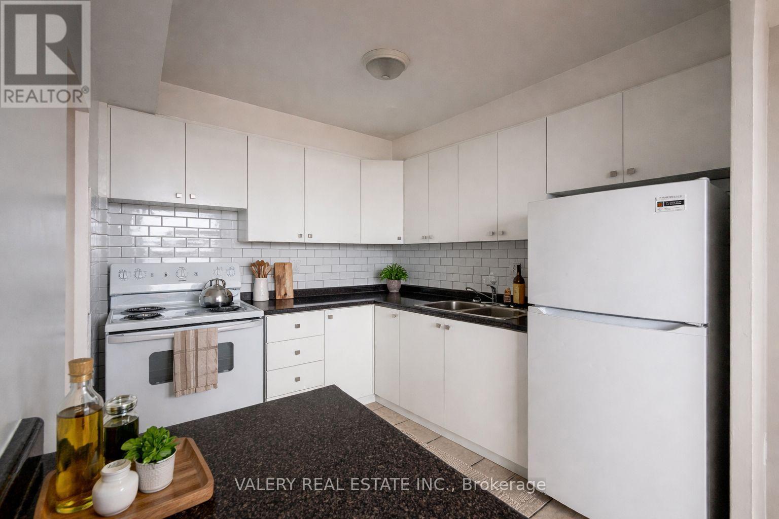 890 Jane Unit 100 photo 2