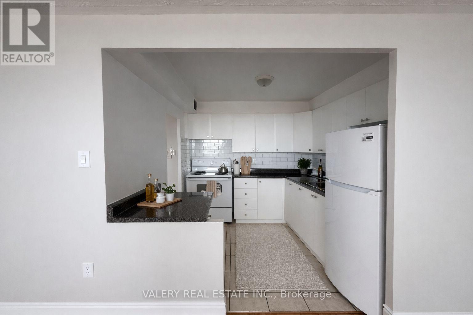 890 Jane Unit 100 photo 3