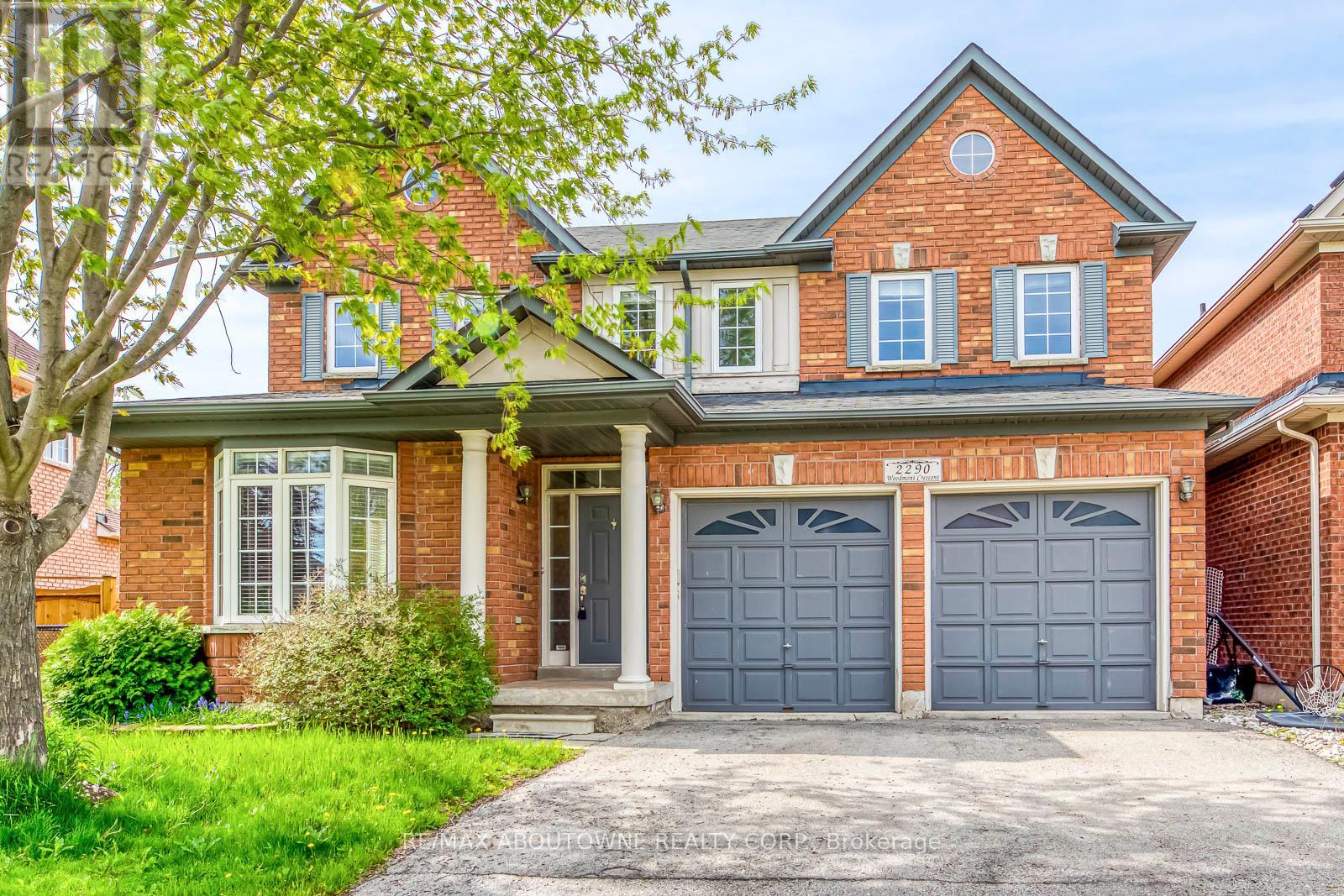 2290 Woodmont