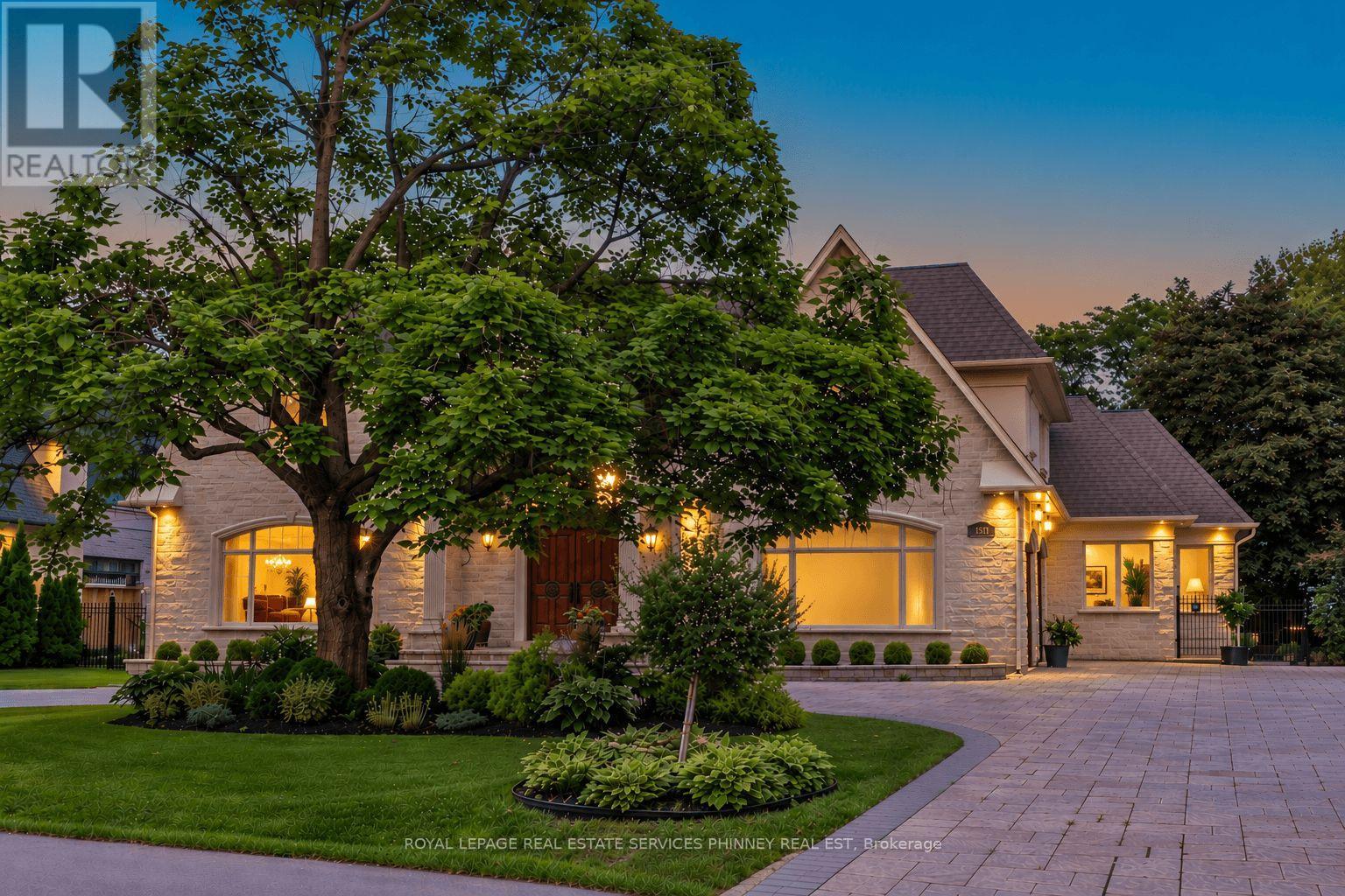 1511 Broadmoor