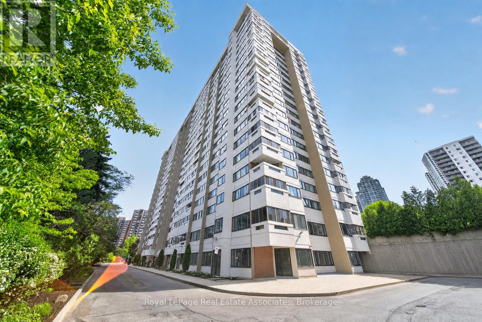 1580 Mississauga Valley Unit 901 photo 2