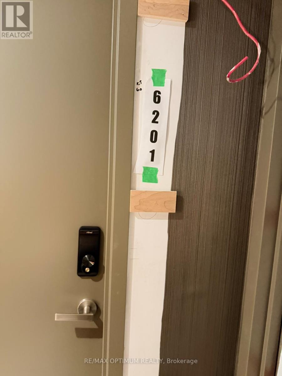 448 Burnhampthrope Unit 6201 photo 3