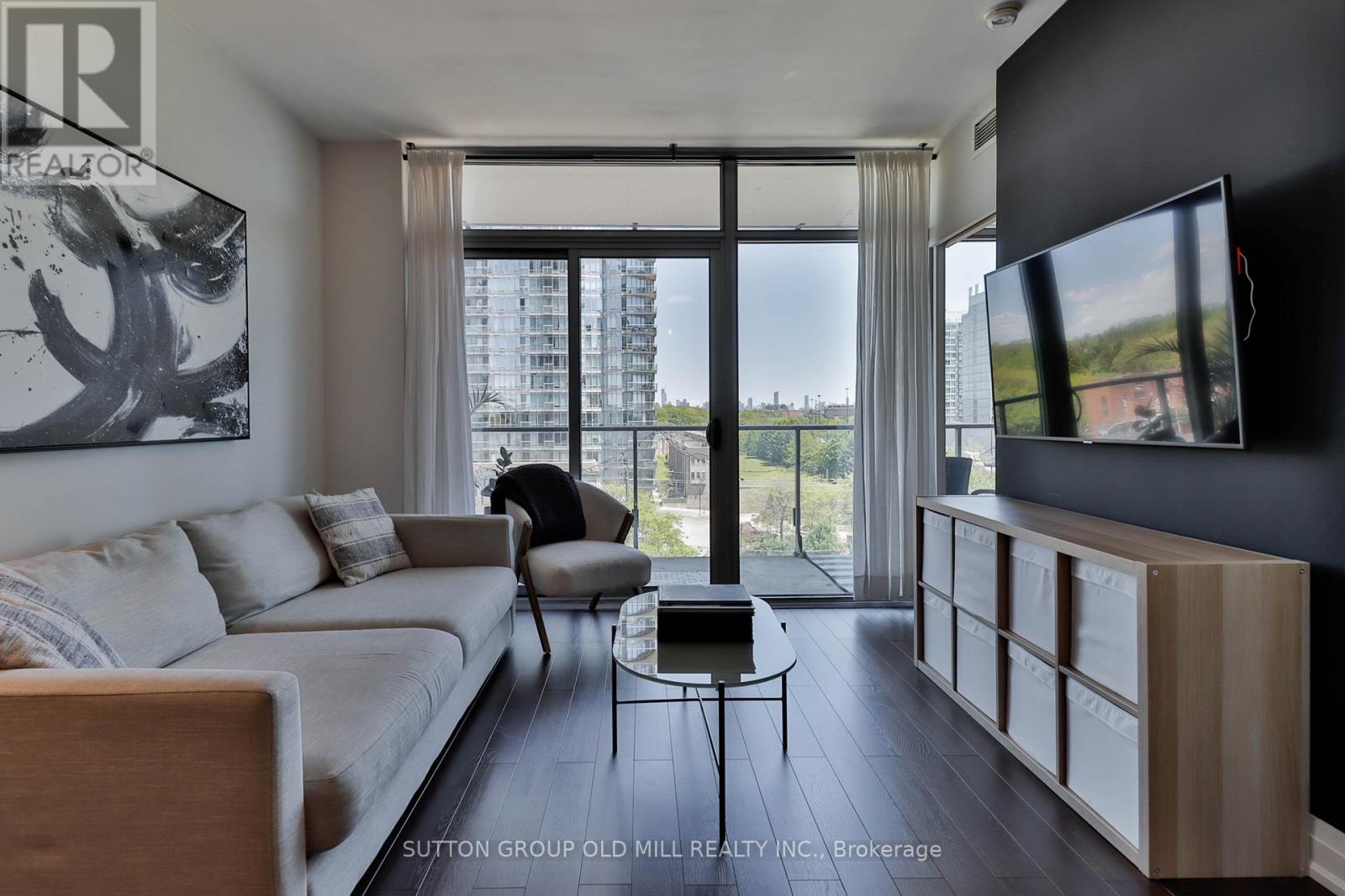 103 The Queensway Unit 602
