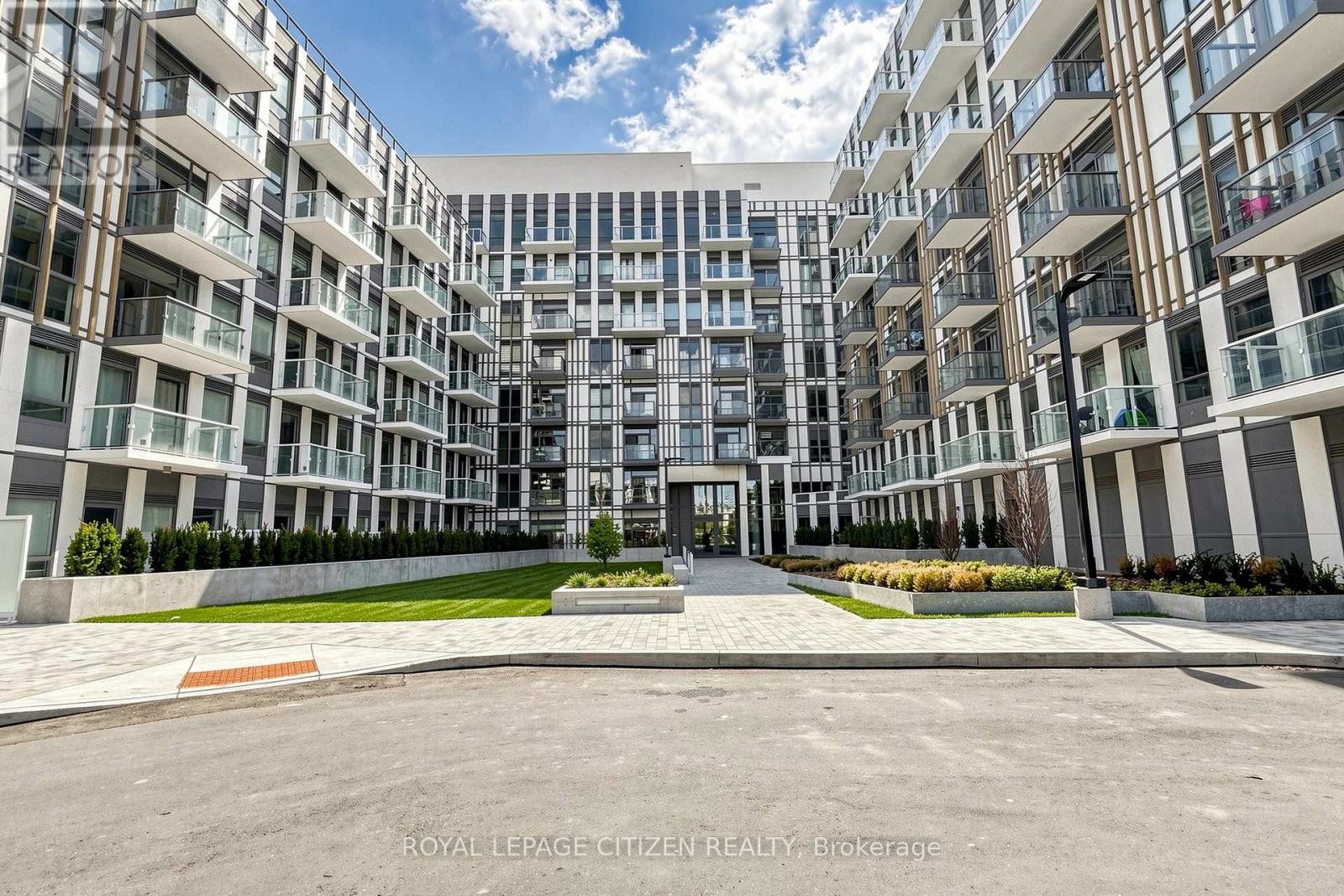 1005 Dundas Unit 631