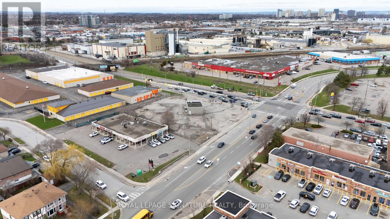 73 Kennedy Road S, Brampton, ON L6W 3E4, Brampton