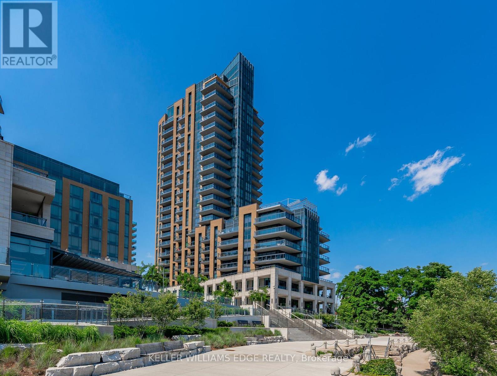 2060 Lakeshore Unit 202