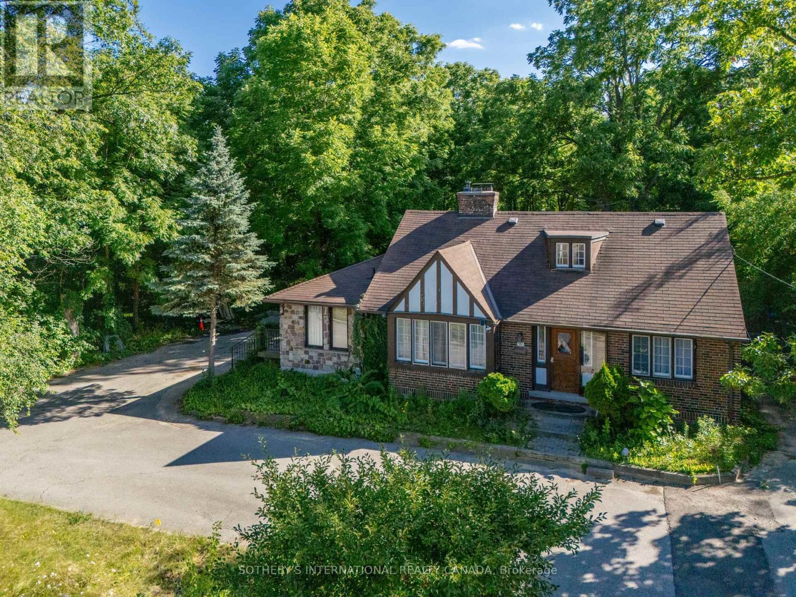 1462 Hurontario photo 2