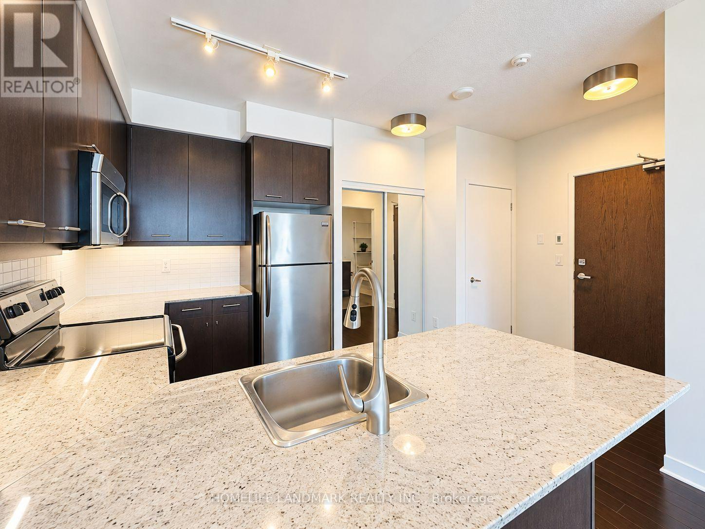360 Square One Unit 1306 photo 4