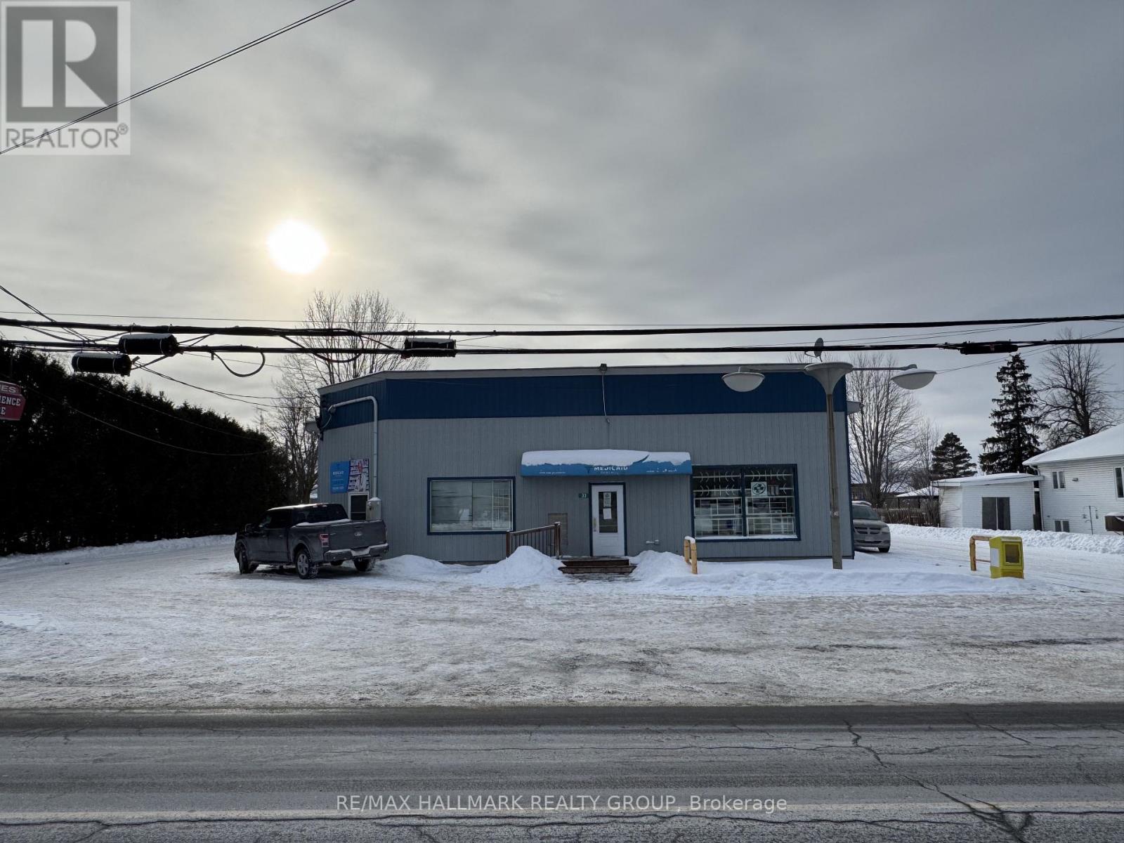 33 Queen St