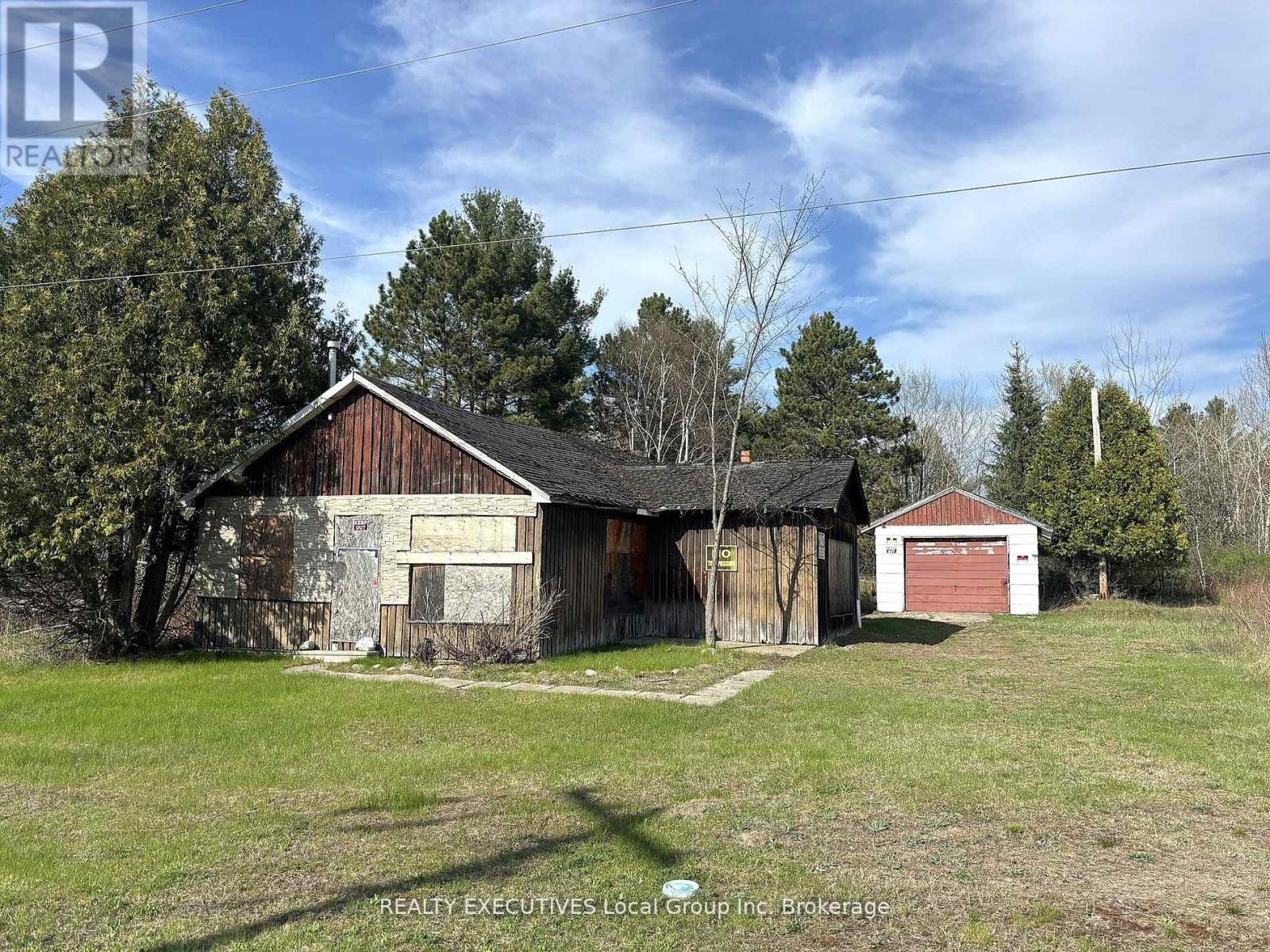 18 Pinewood Park