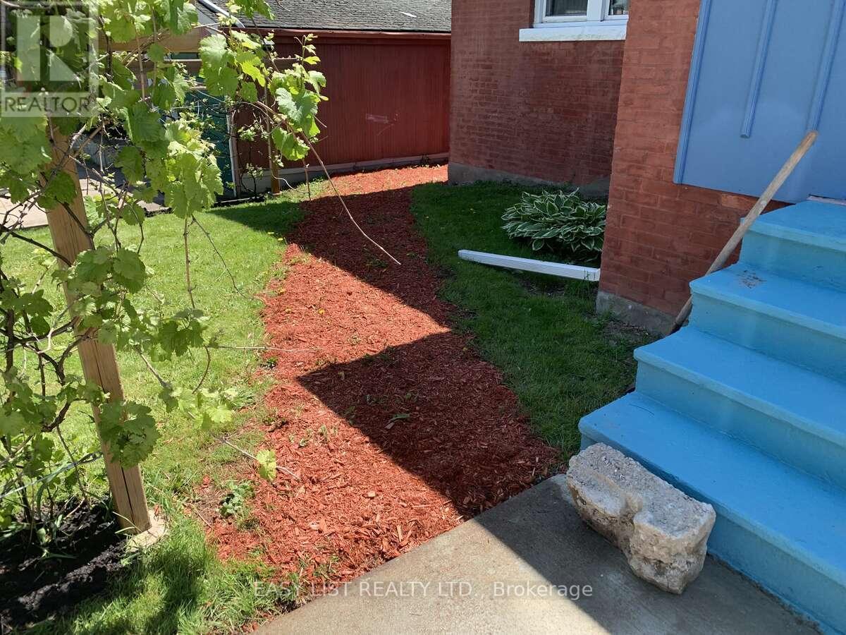 4322 BAMPFIELD photo 4
