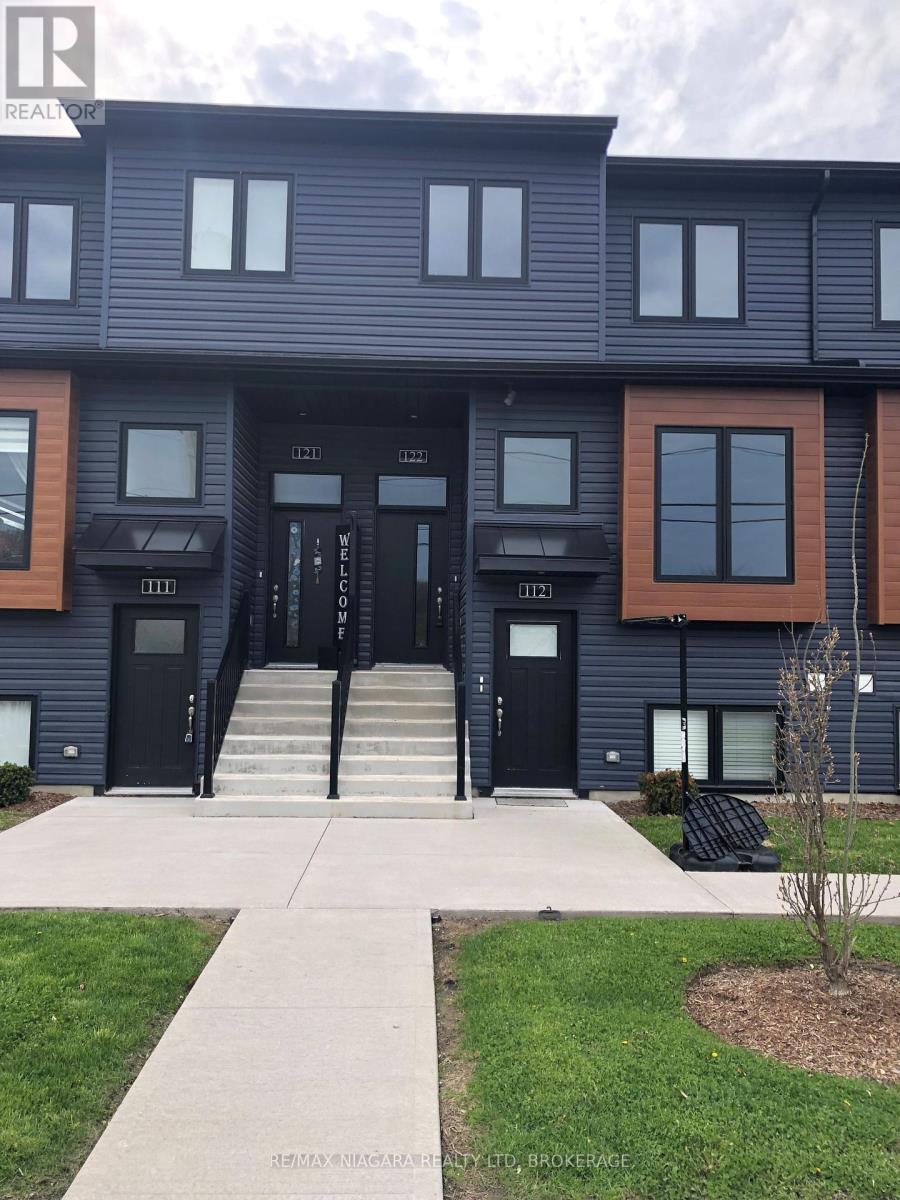 781 Clare Unit 122