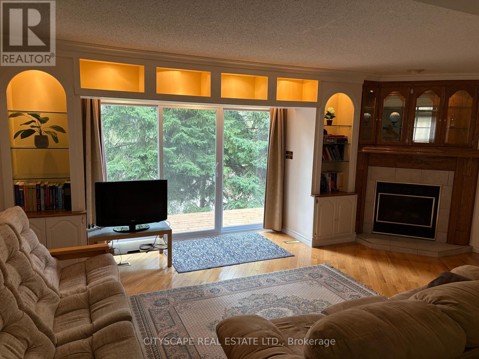 250 Keats Unit 17 photo 5