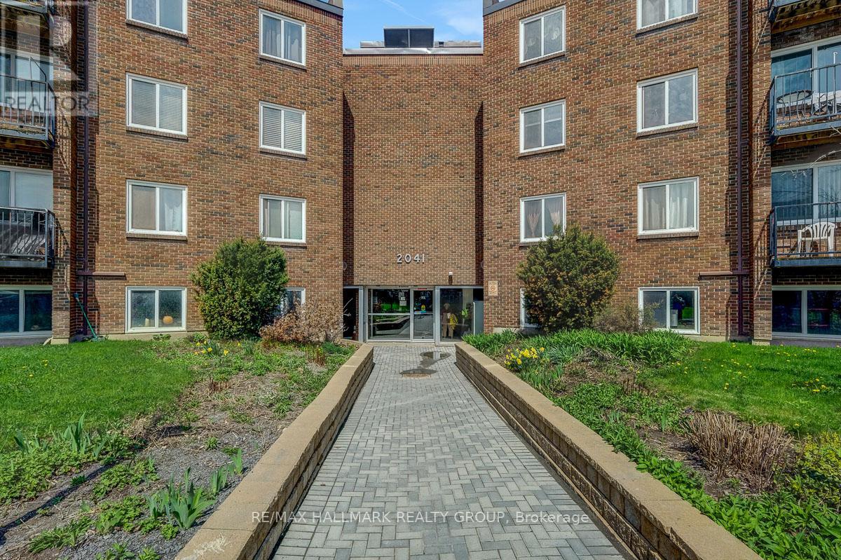2041 Arrowsmith Unit 105A