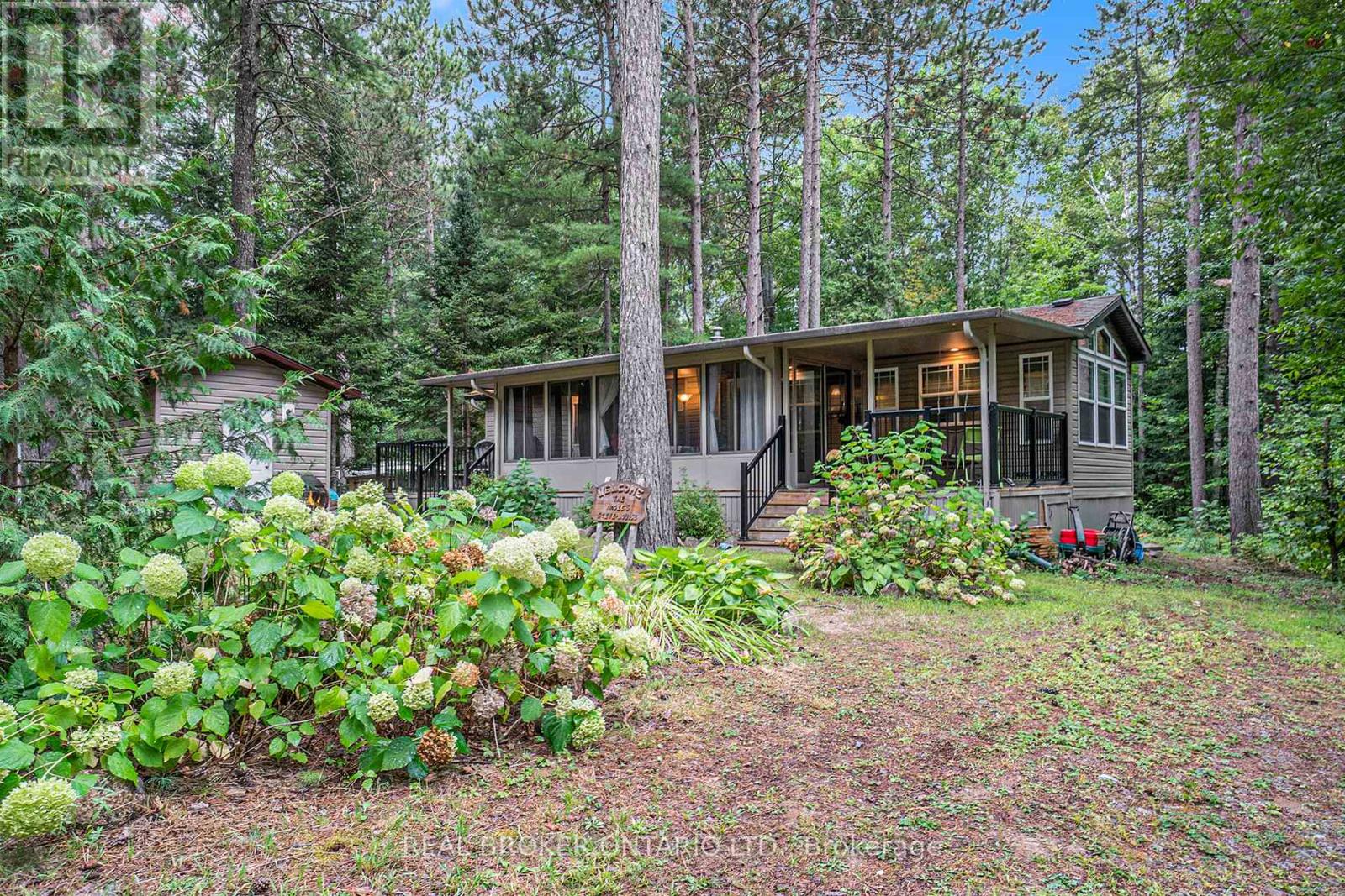 240 Pinewood Park Unit H10