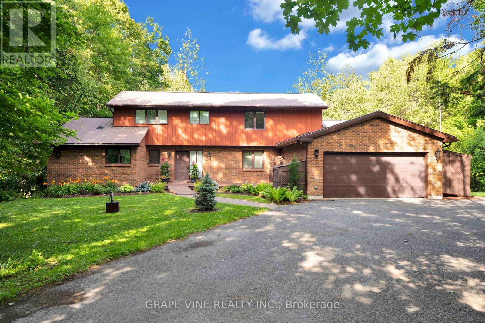 5468 Torbolton Ridge