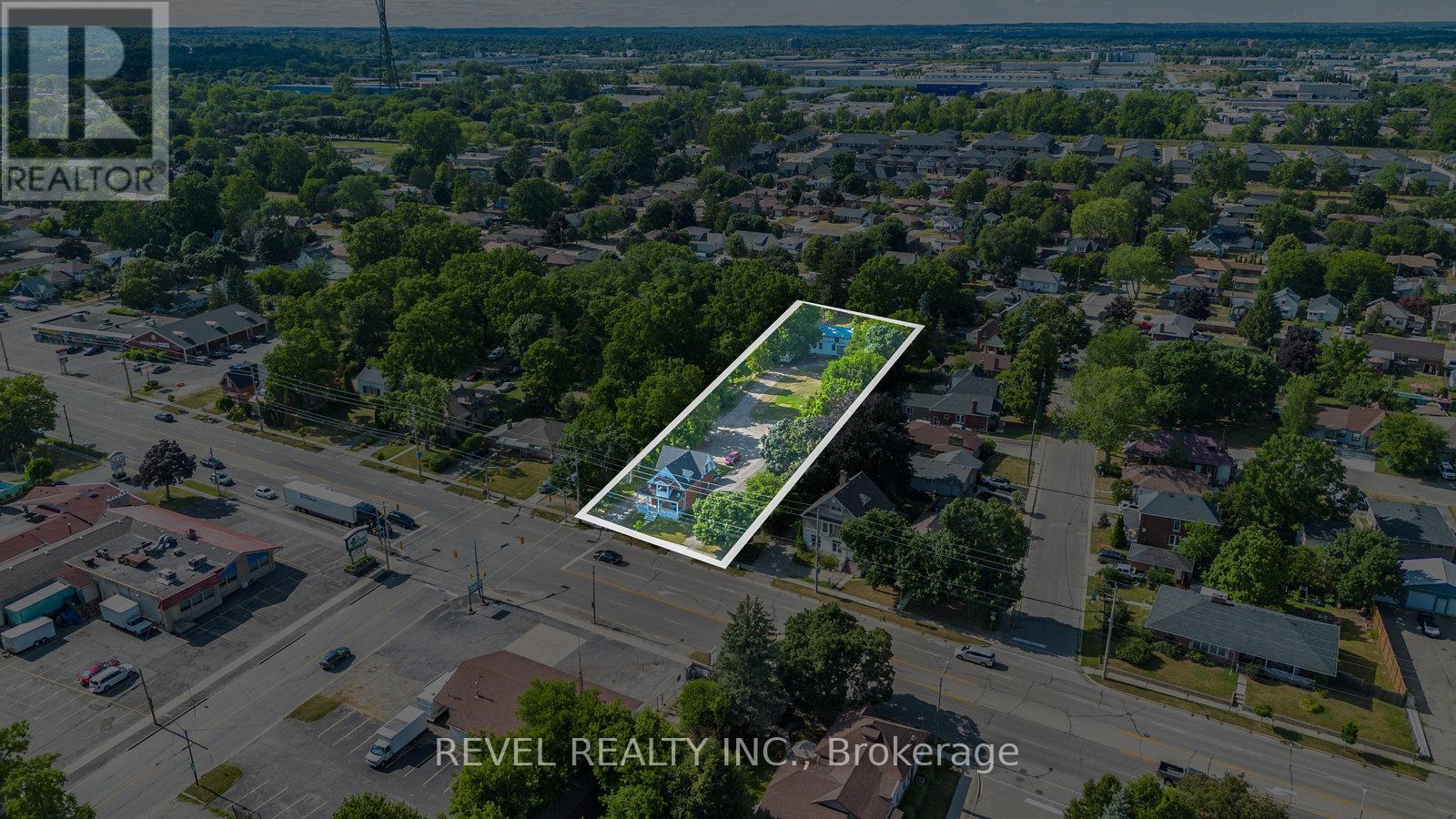 816 Colborne