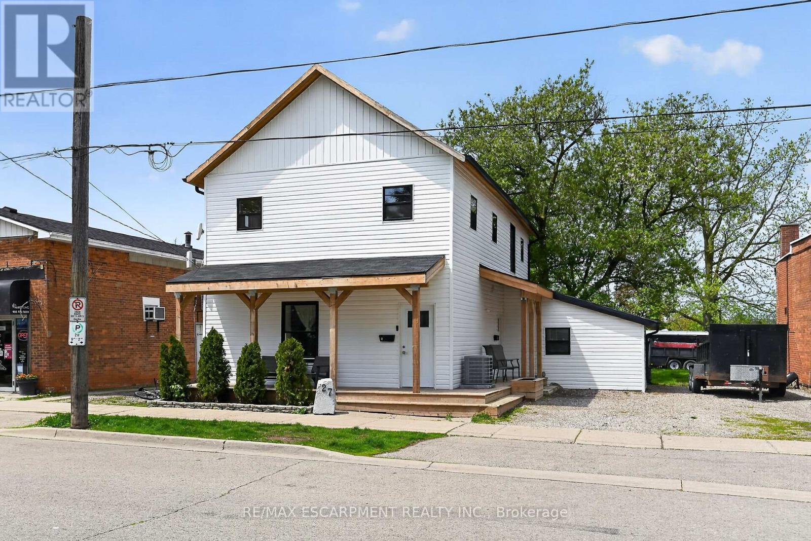 27 CAYUGA