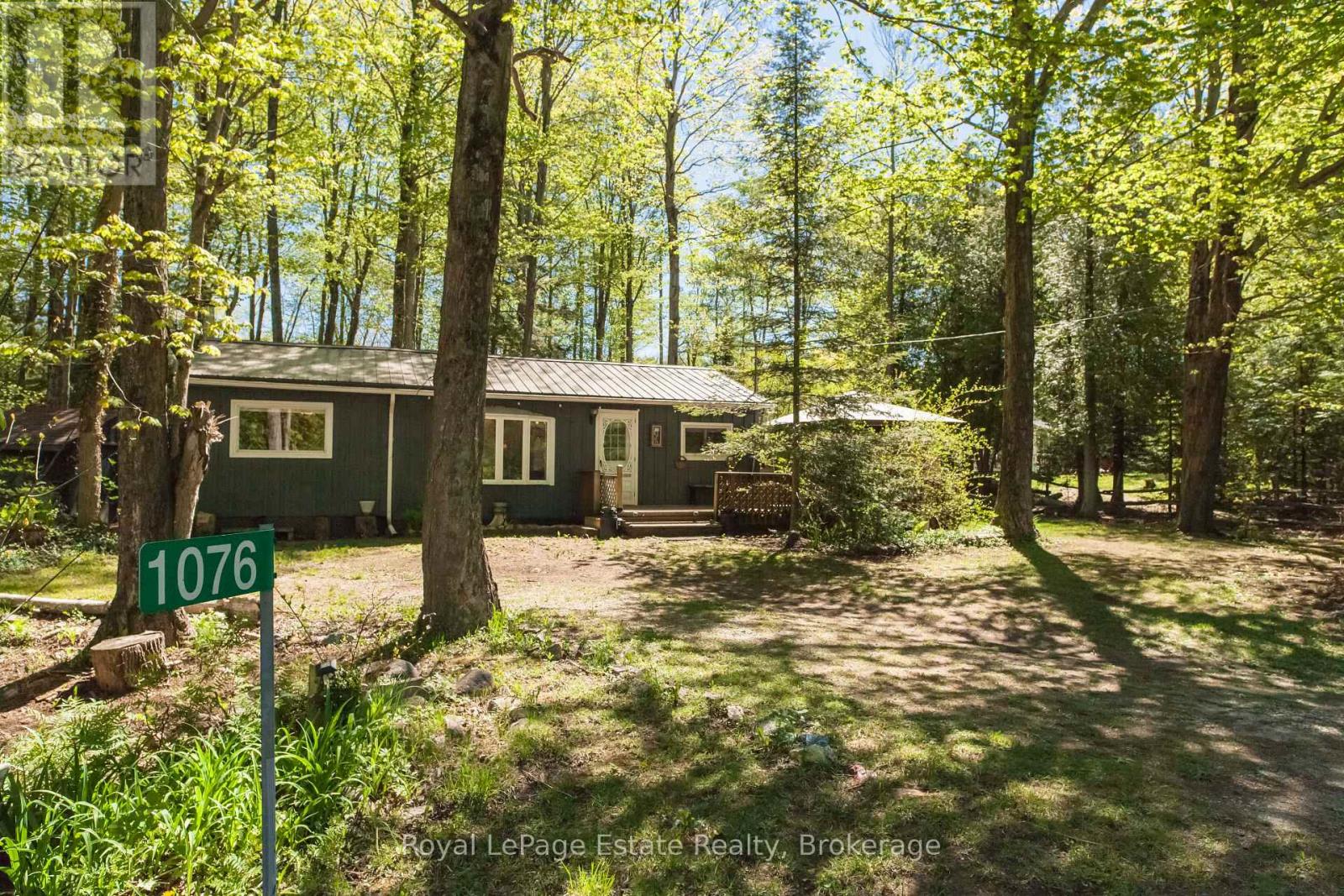 1076 FRENCH BAY
