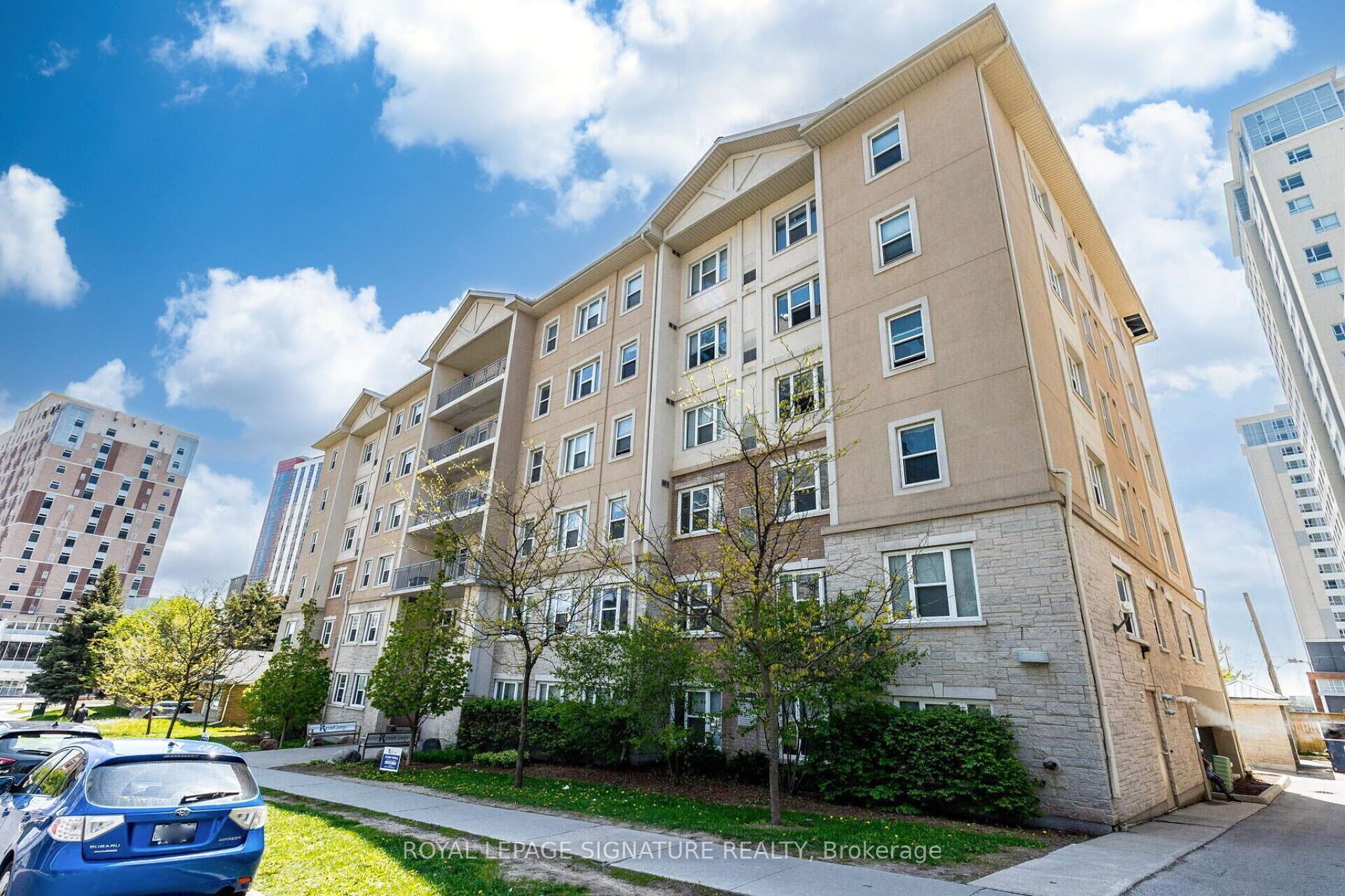251 Lester Unit 401