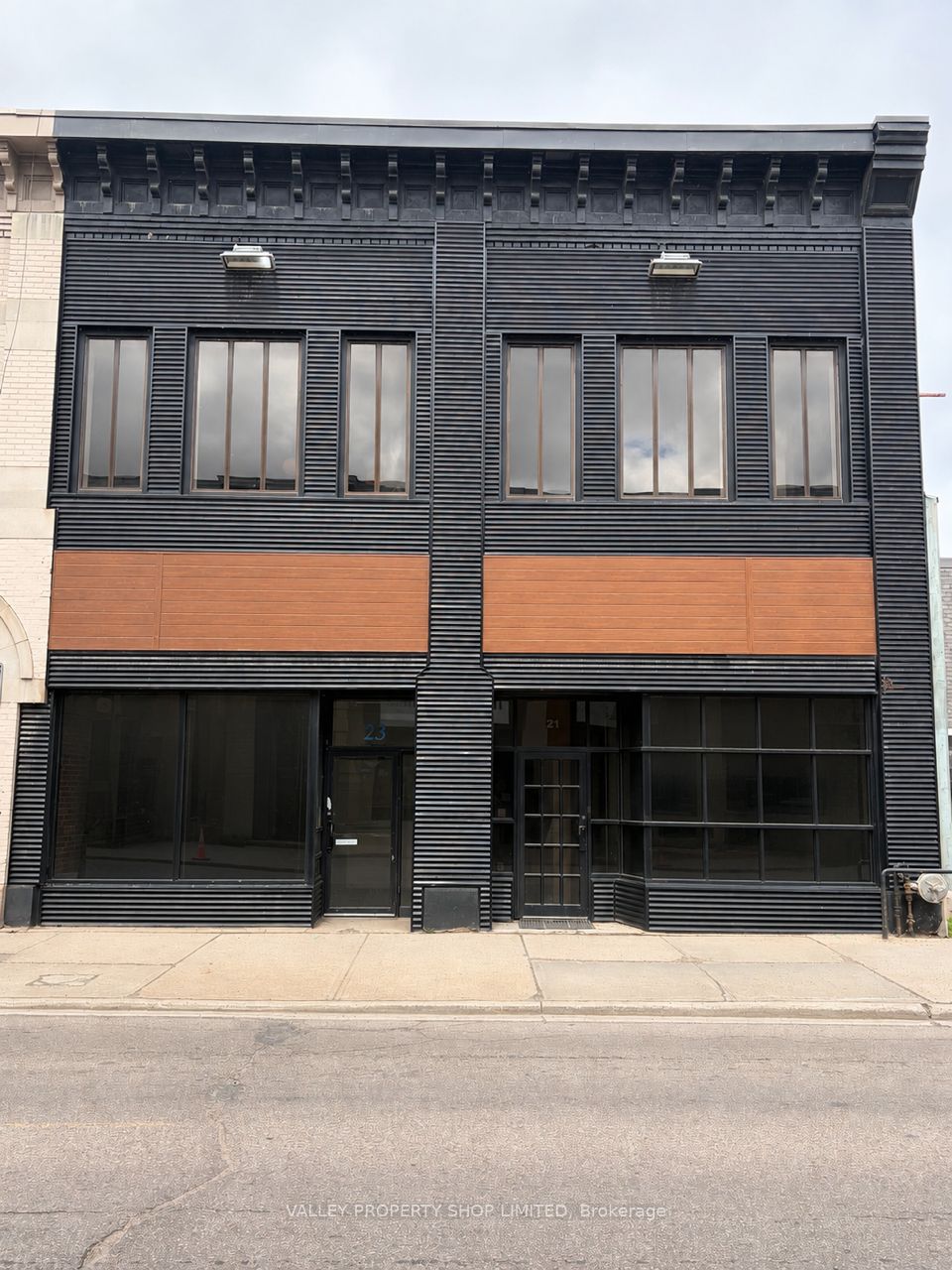 21 Pembroke