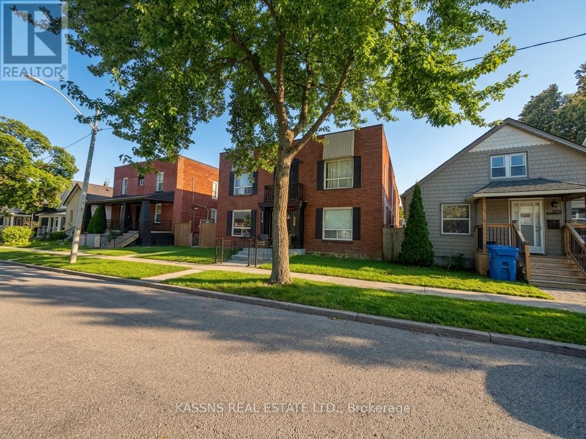 1219 Monmouth