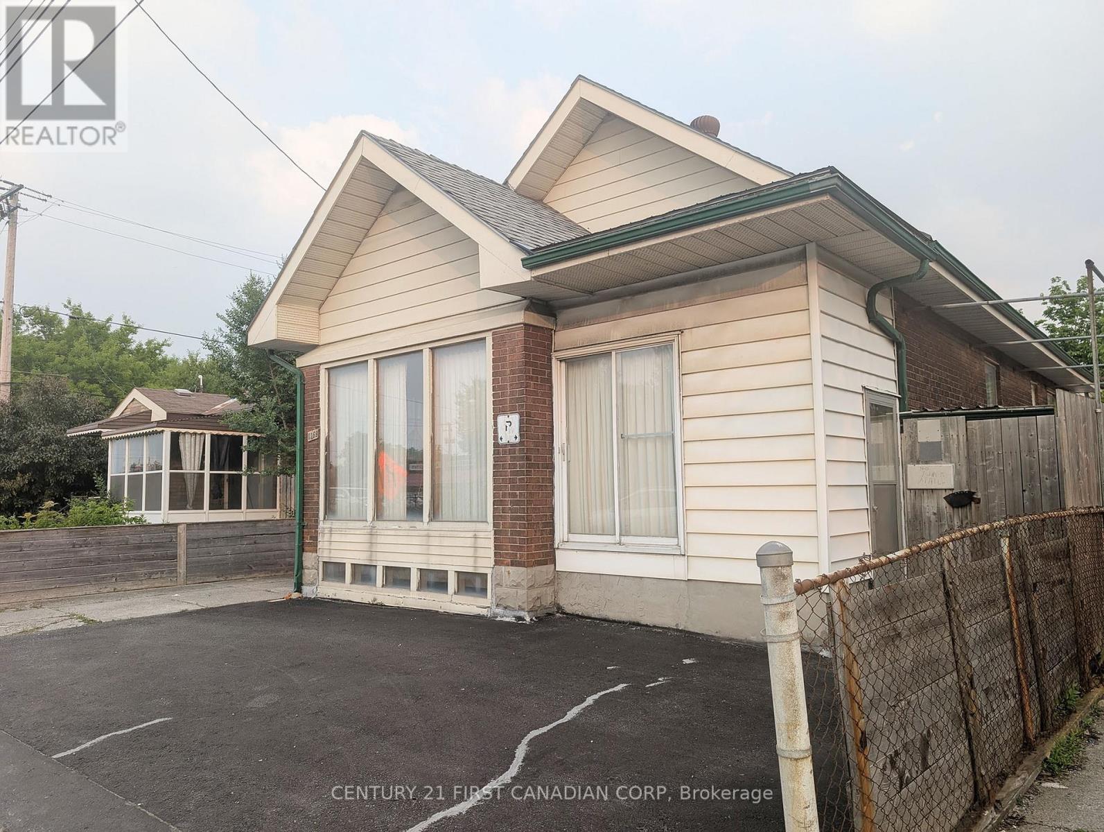 1169 Oxford