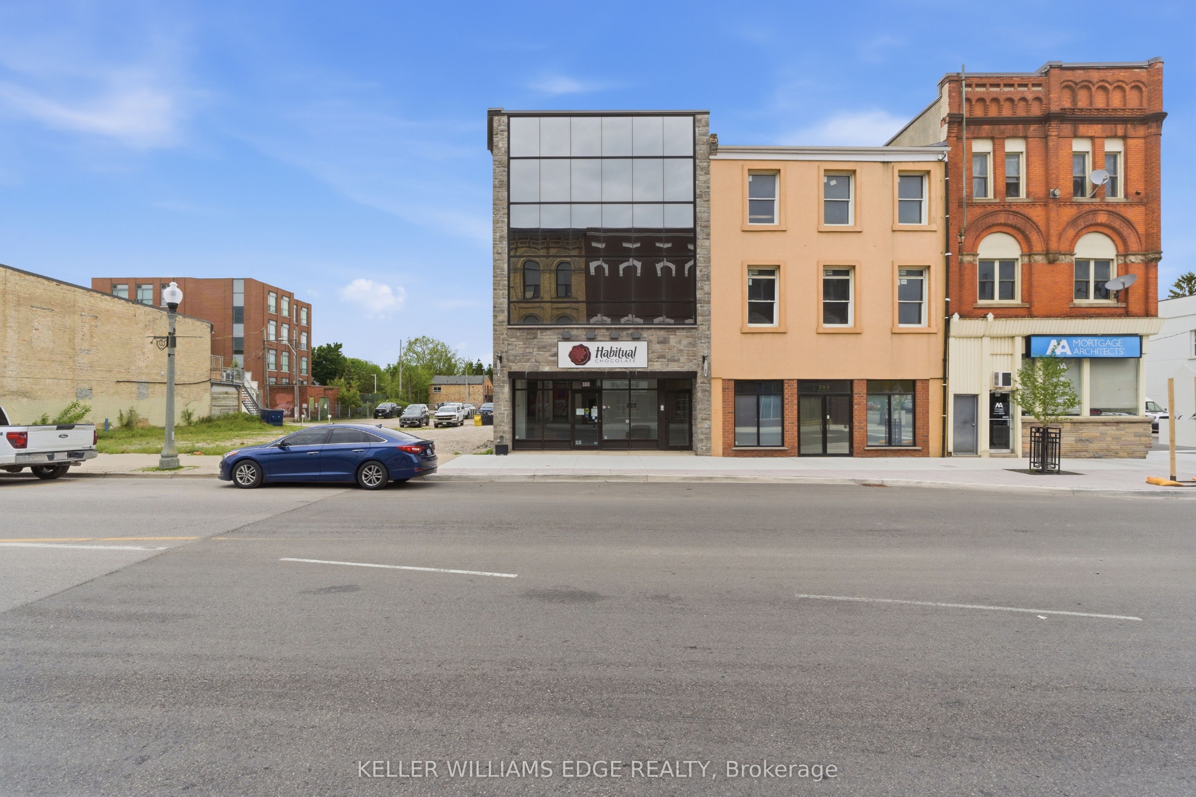 389 DUNDAS