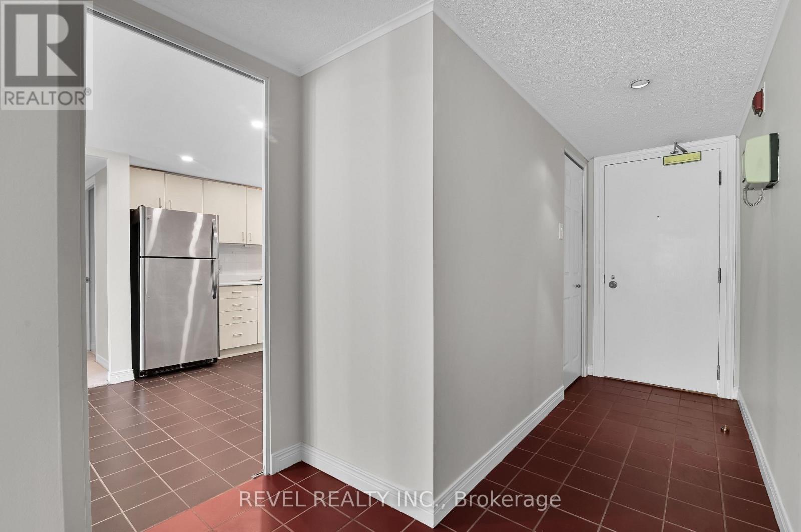 15 Murray Unit 301 photo 3