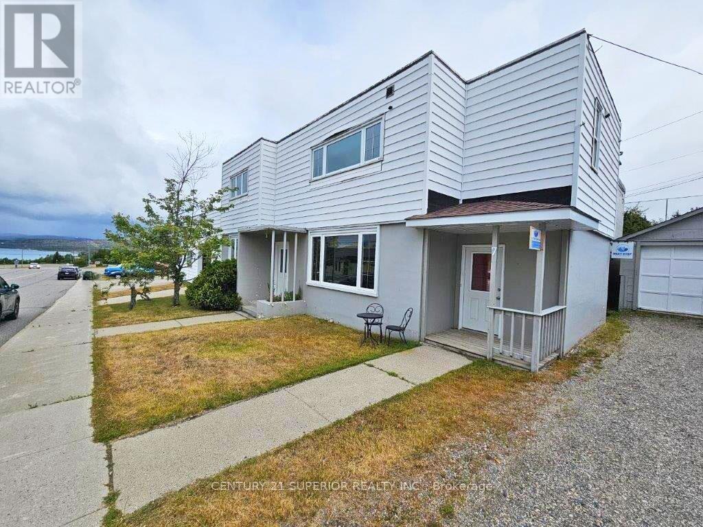 7 Stevens Ave