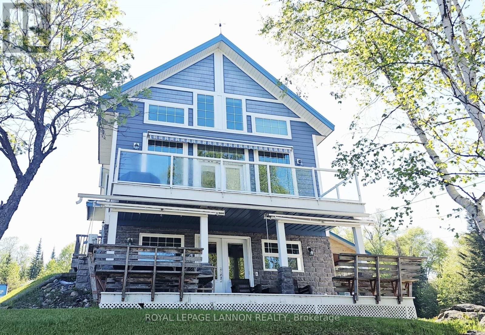 706 East Green Bay
