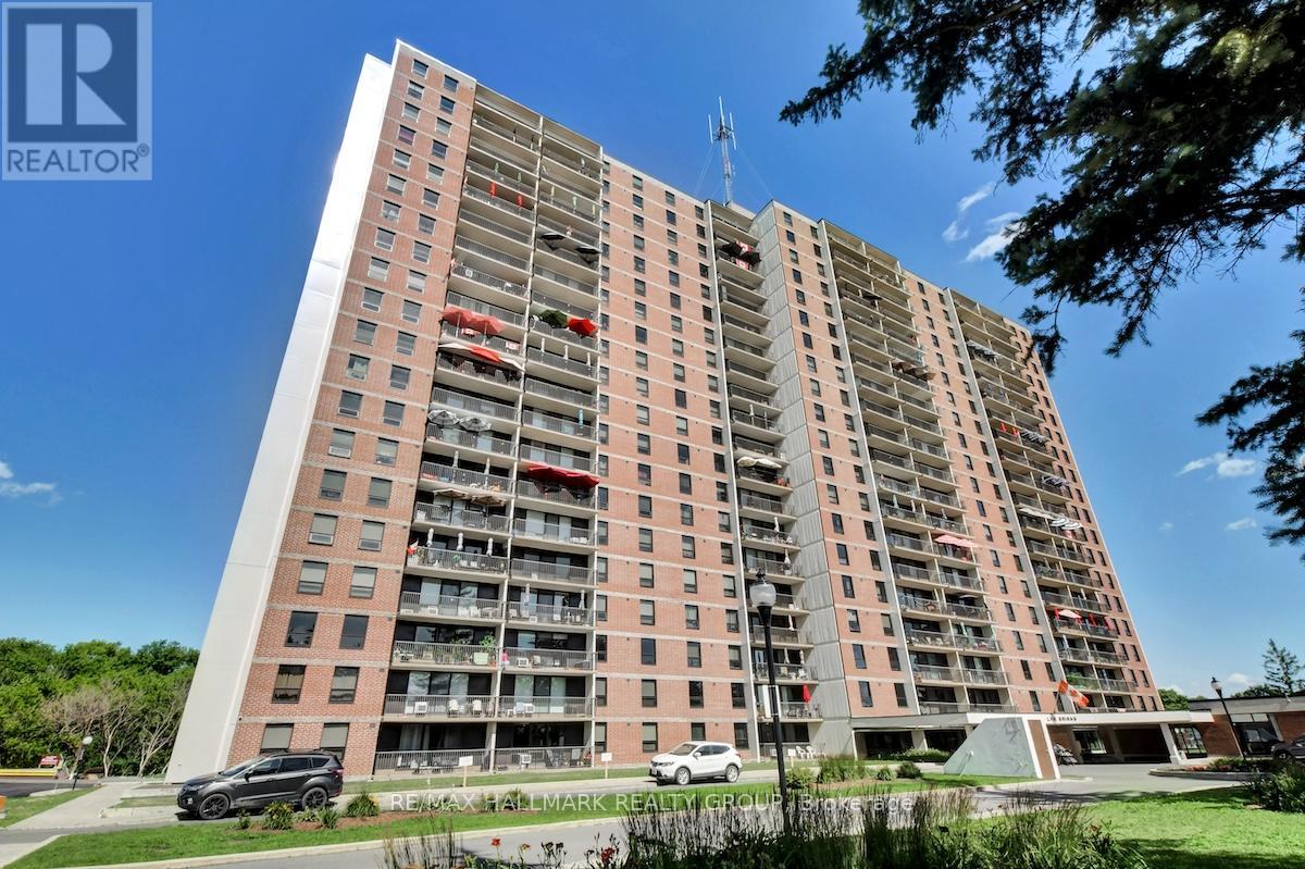 665 Bathgate Unit 1007