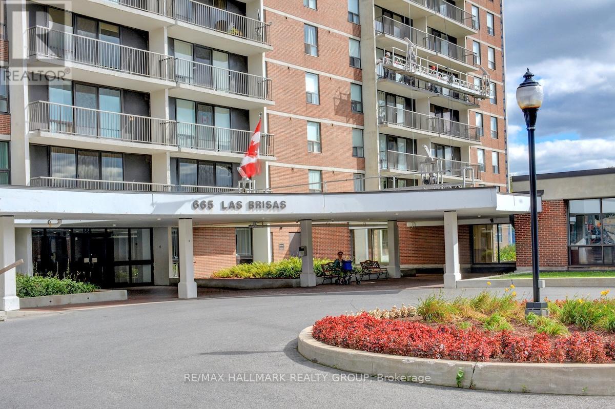 665 Bathgate Unit 1007 photo 3