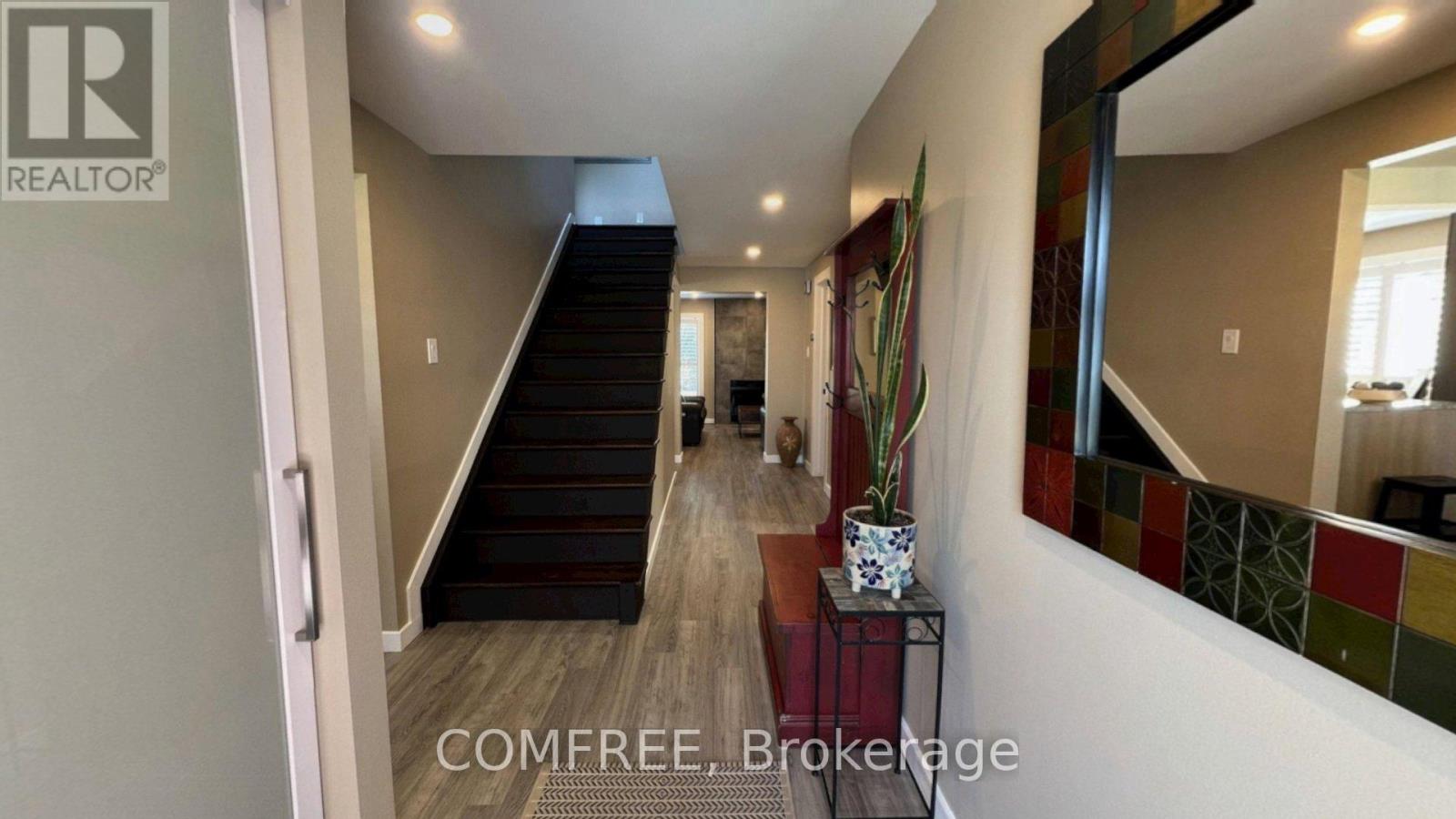 2093 Boake photo 2