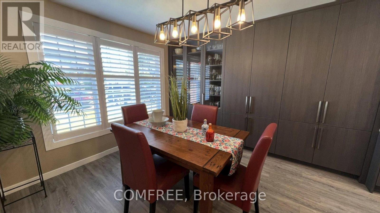 2093 Boake photo 3