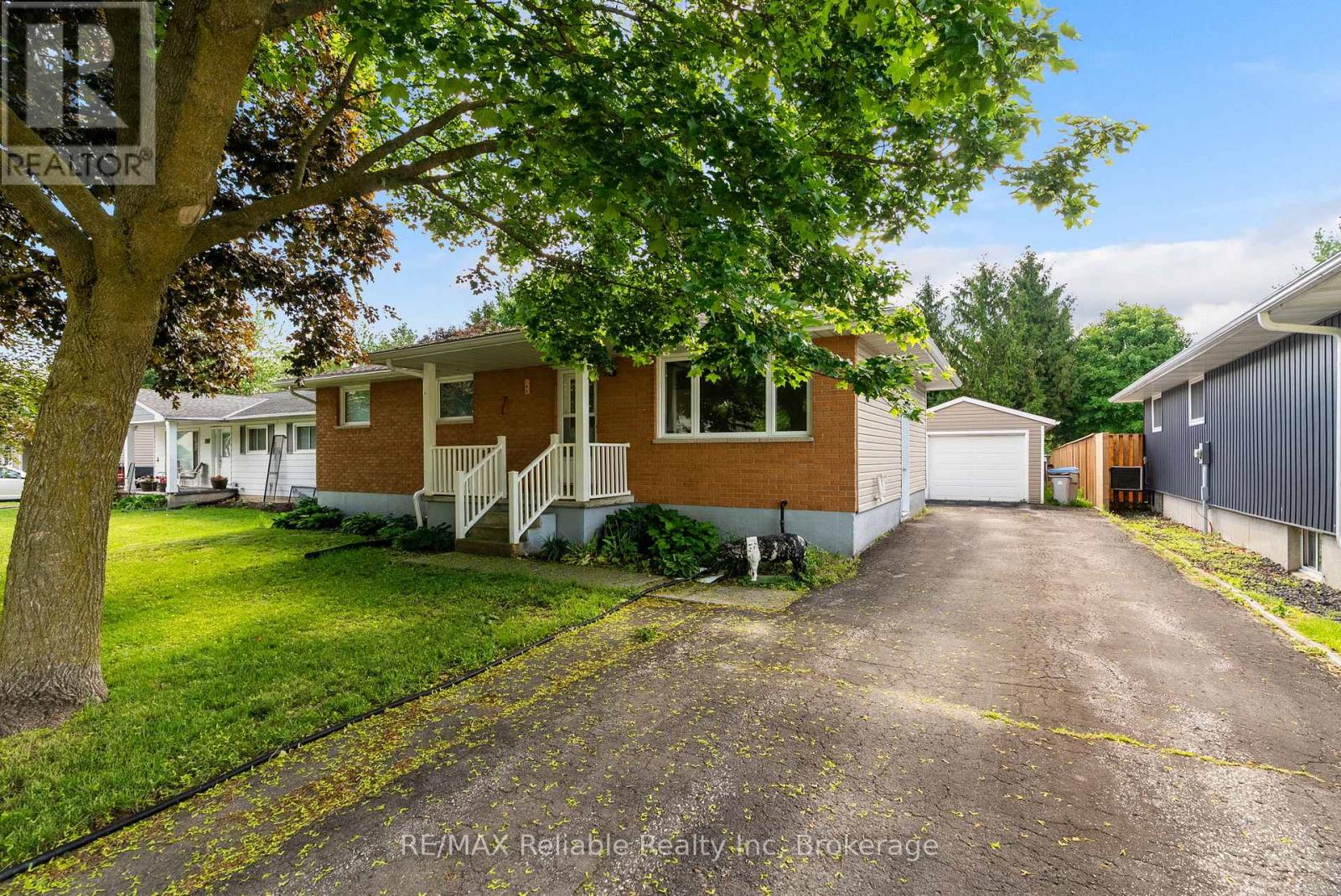182 Jarvis